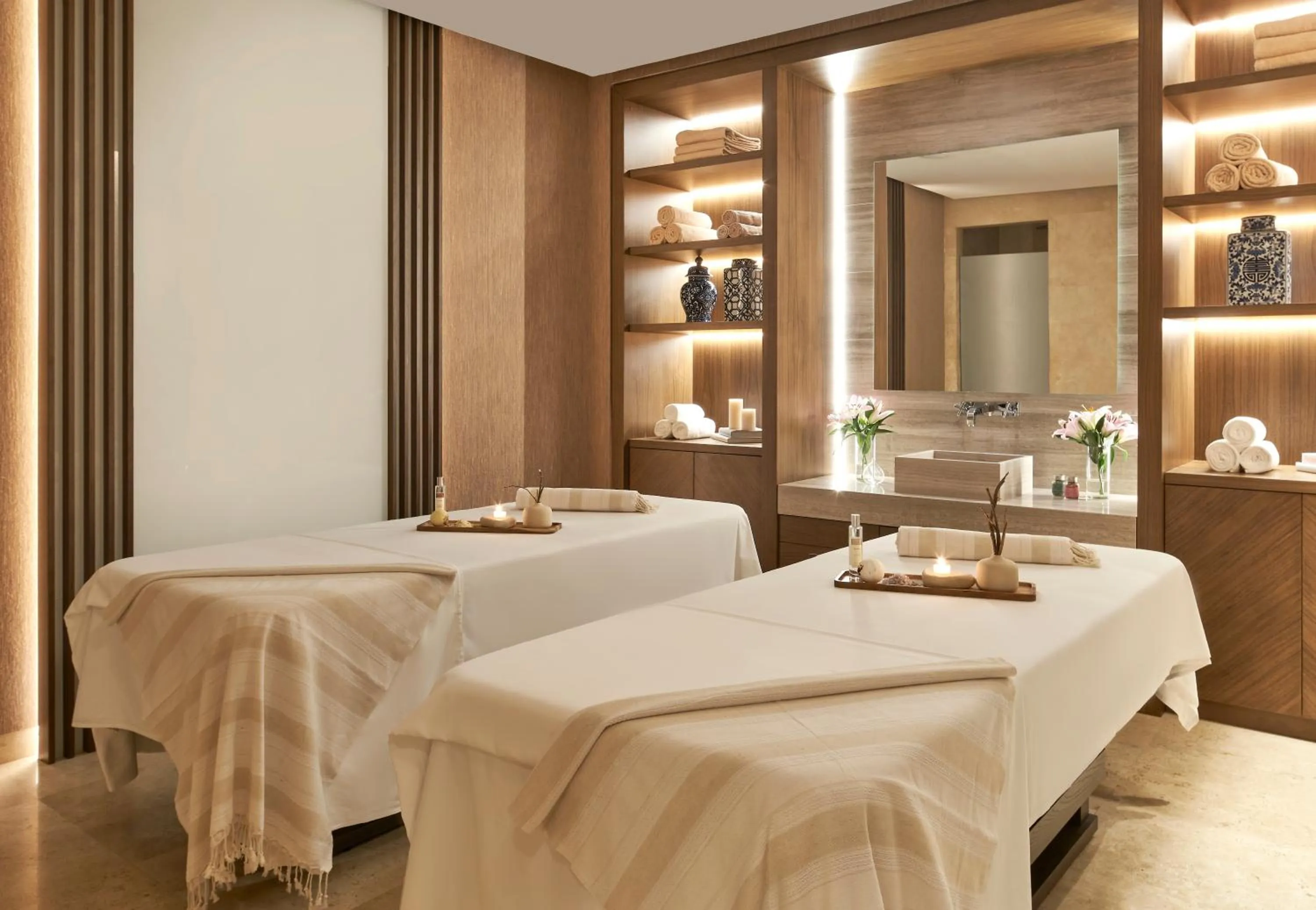 Spa and wellness centre/facilities, Bed in Mövenpick Hotel Istanbul Bosphorus