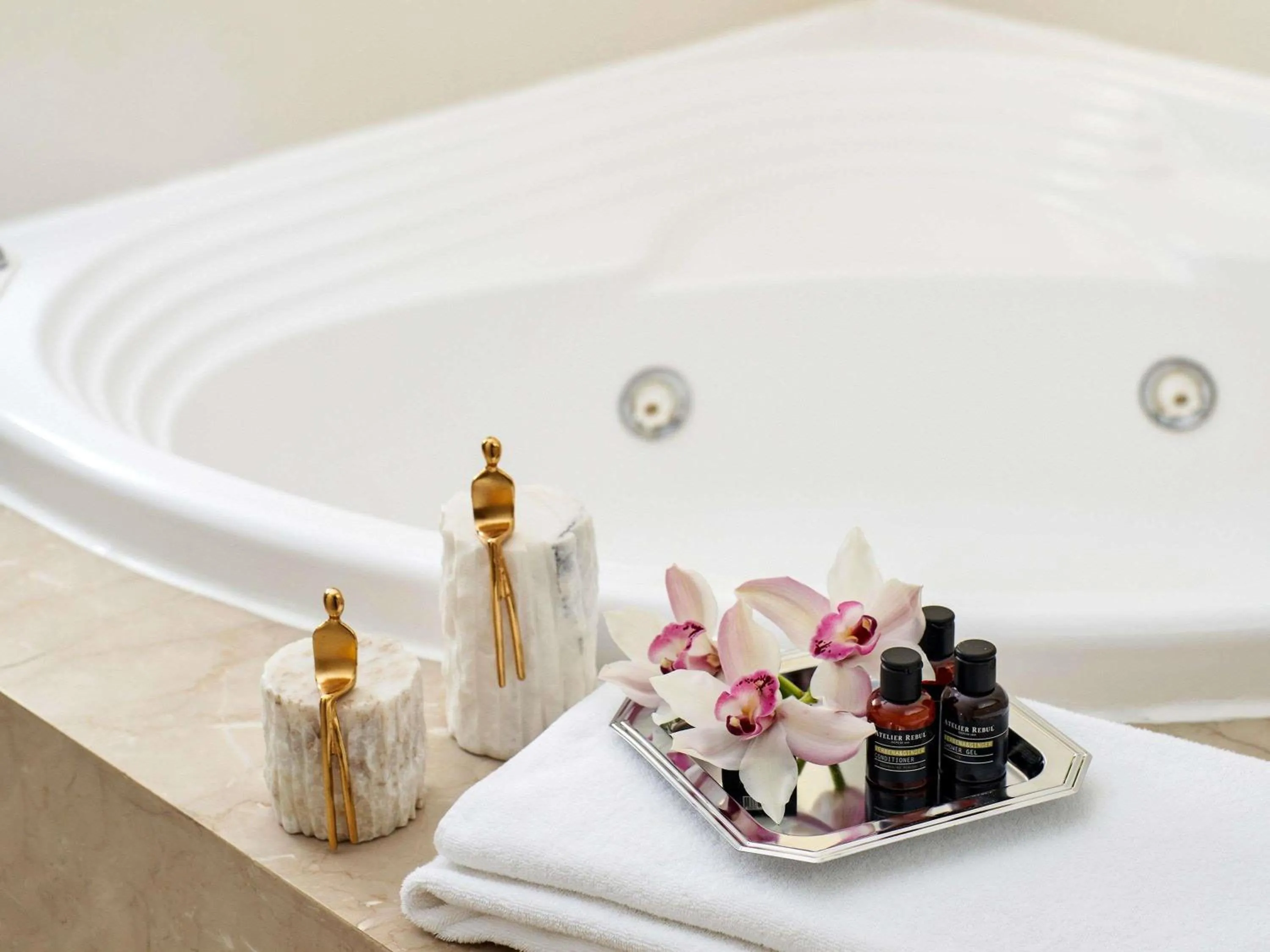 Bedroom in Mövenpick Hotel Istanbul Bosphorus