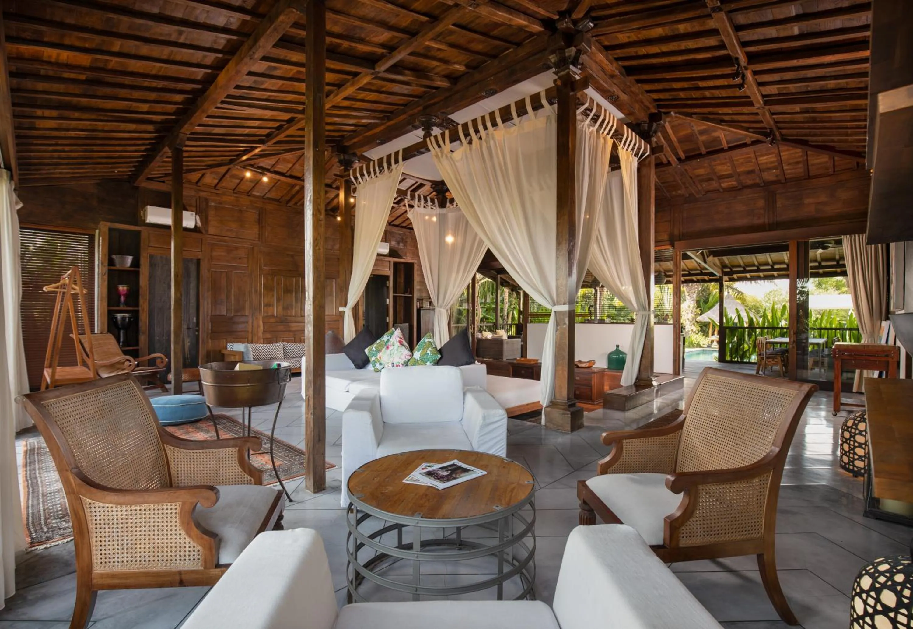 Living room in Villa Markisa Echo Beach