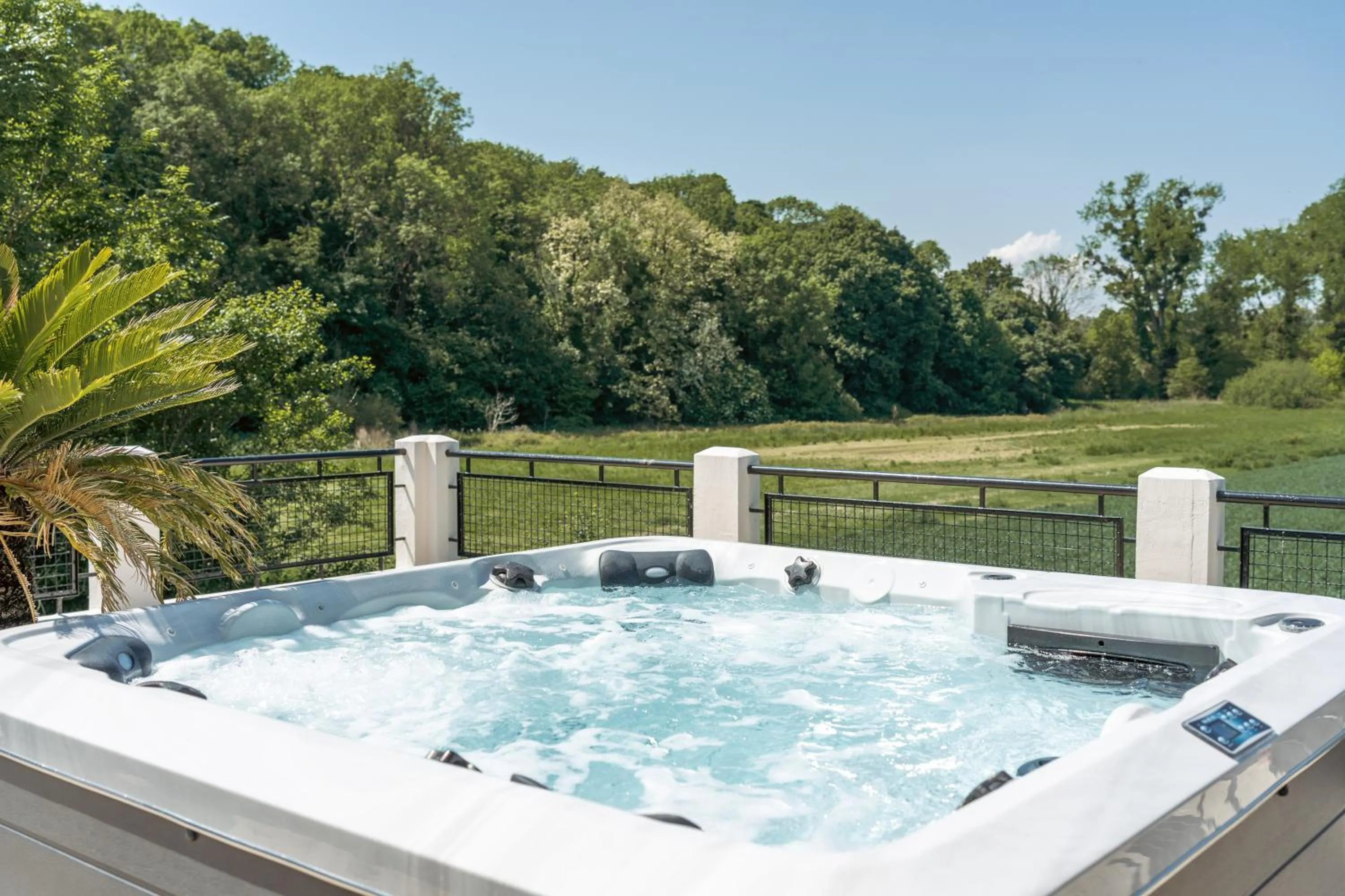 Hot Tub in La Coudraie - Proche de Disneyland