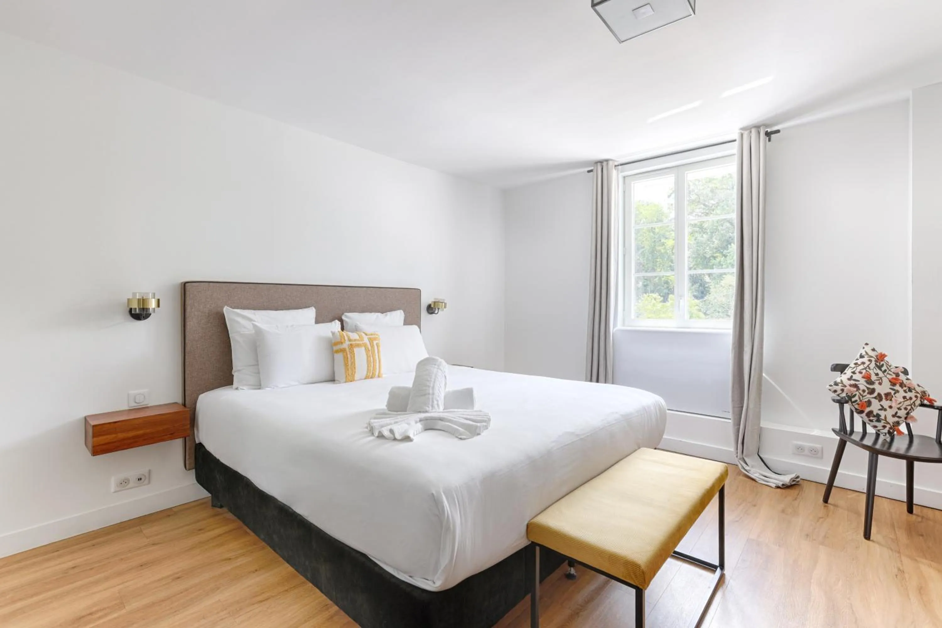 Garden view, Bed in La Coudraie - Proche de Disneyland