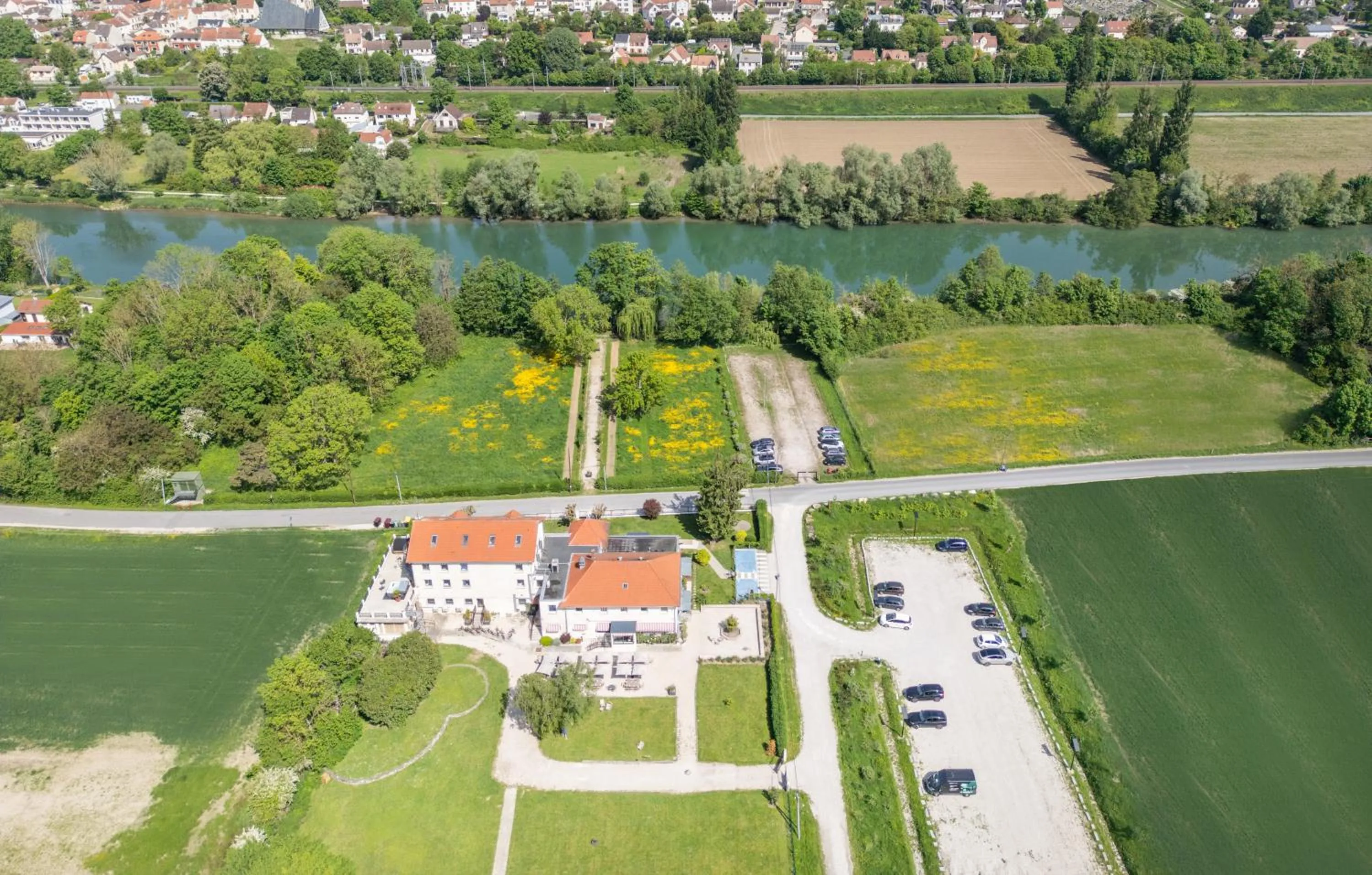 Property building in La Coudraie - Proche de Disneyland