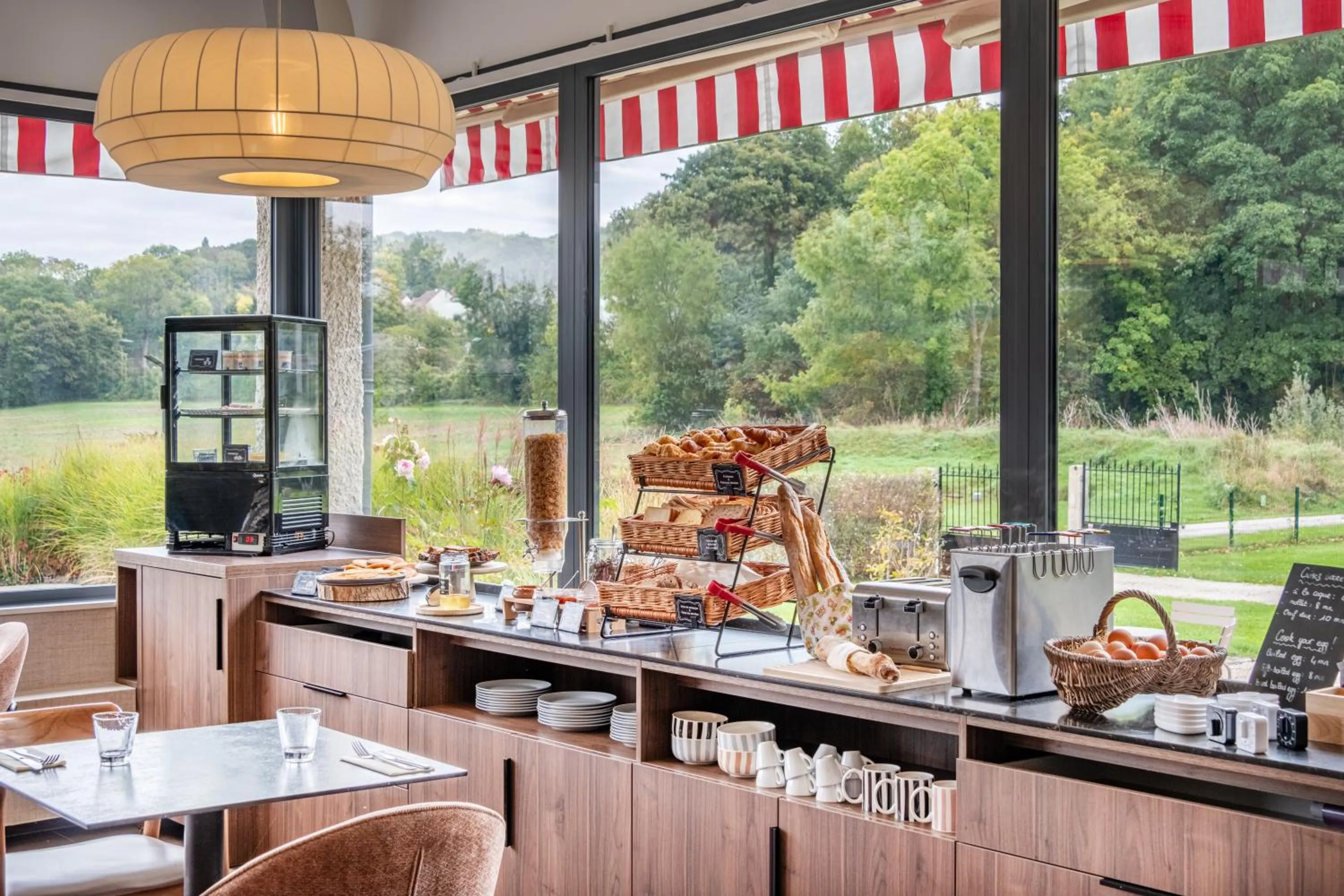 Restaurant/places to eat in La Coudraie - Proche de Disneyland