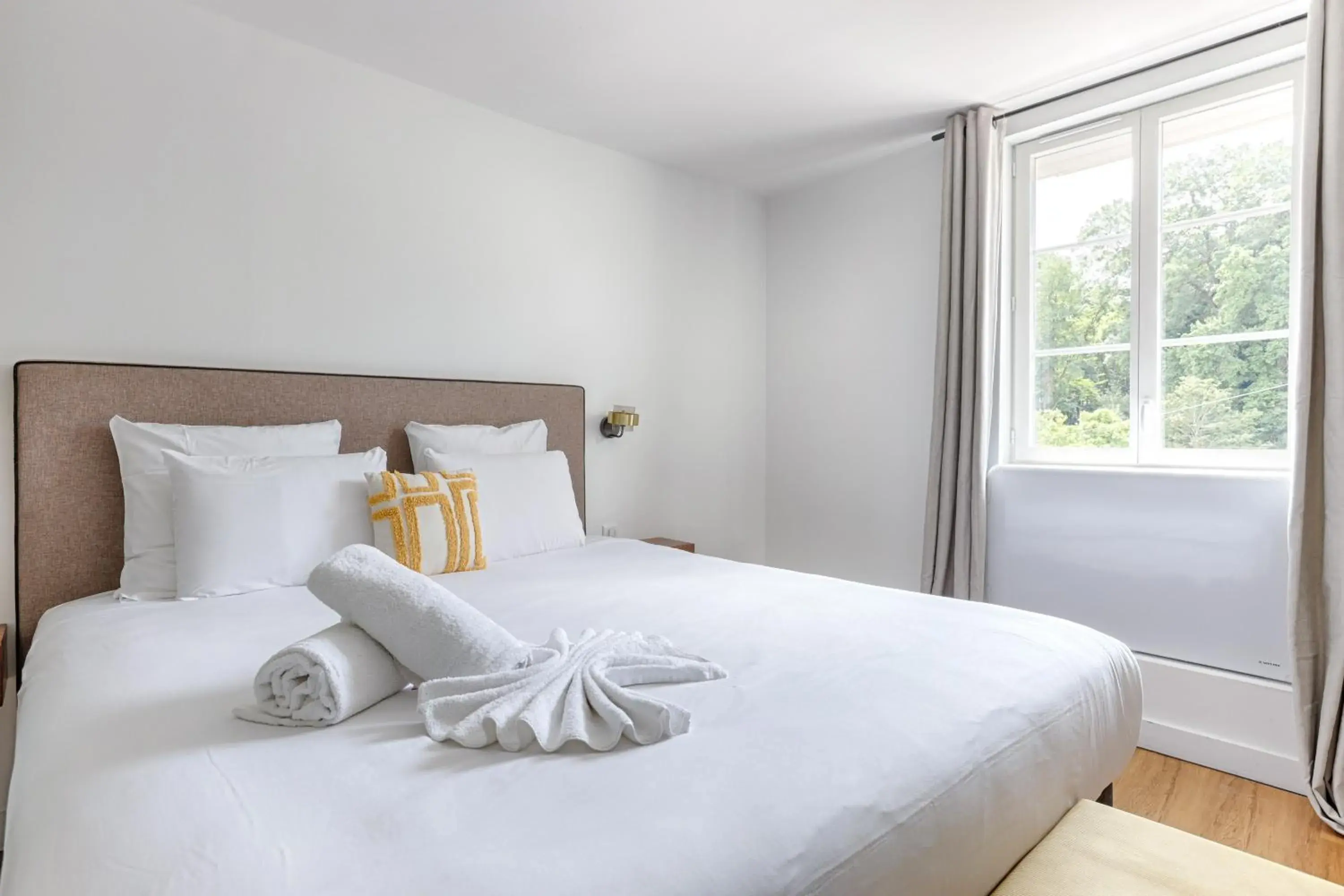 Deluxe Double Room in La Coudraie - Proche de Disneyland Deluxe Double Room in La Coudraie - Proche de Disneyland