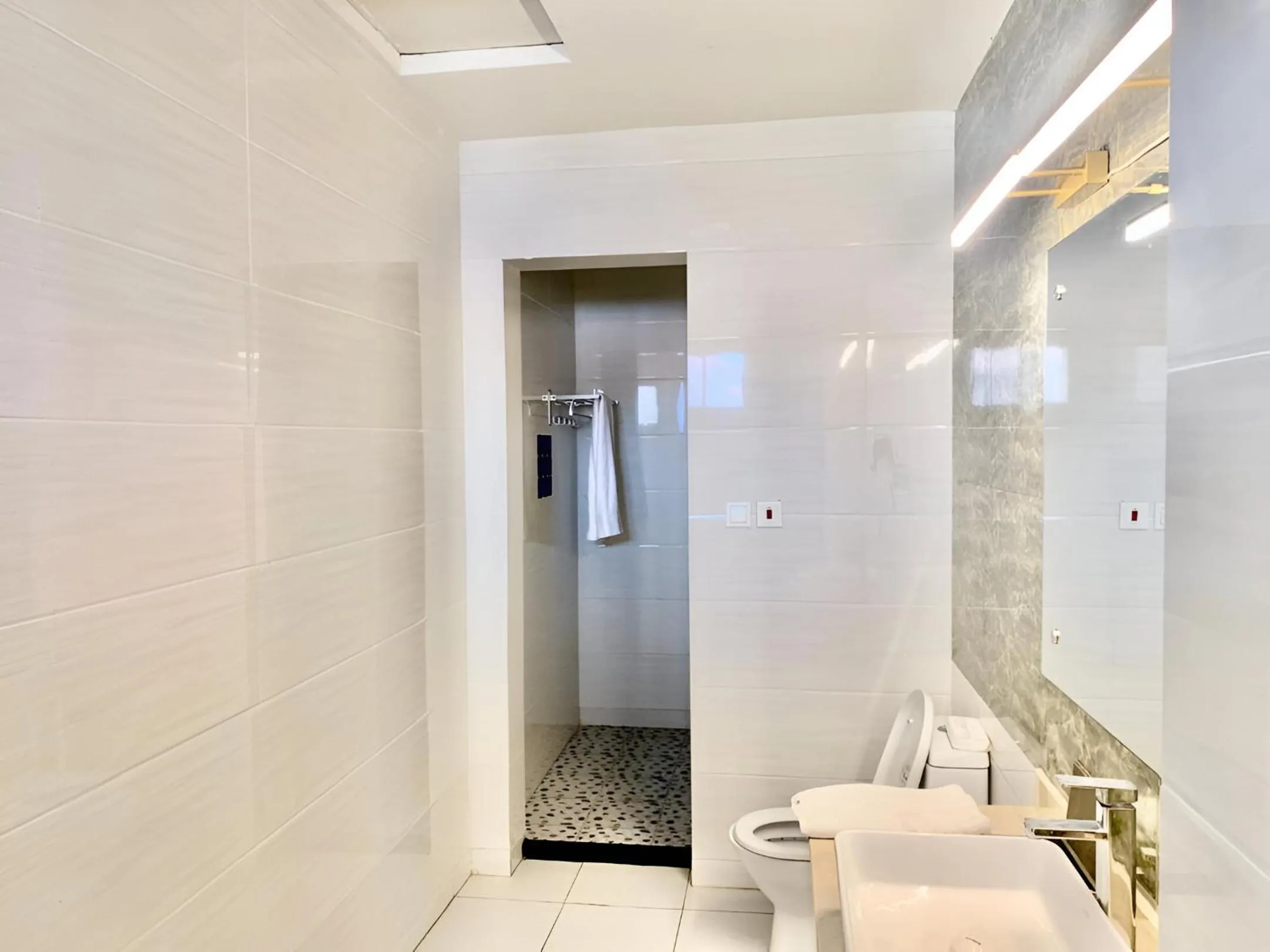 Shower in Canwin Hotel