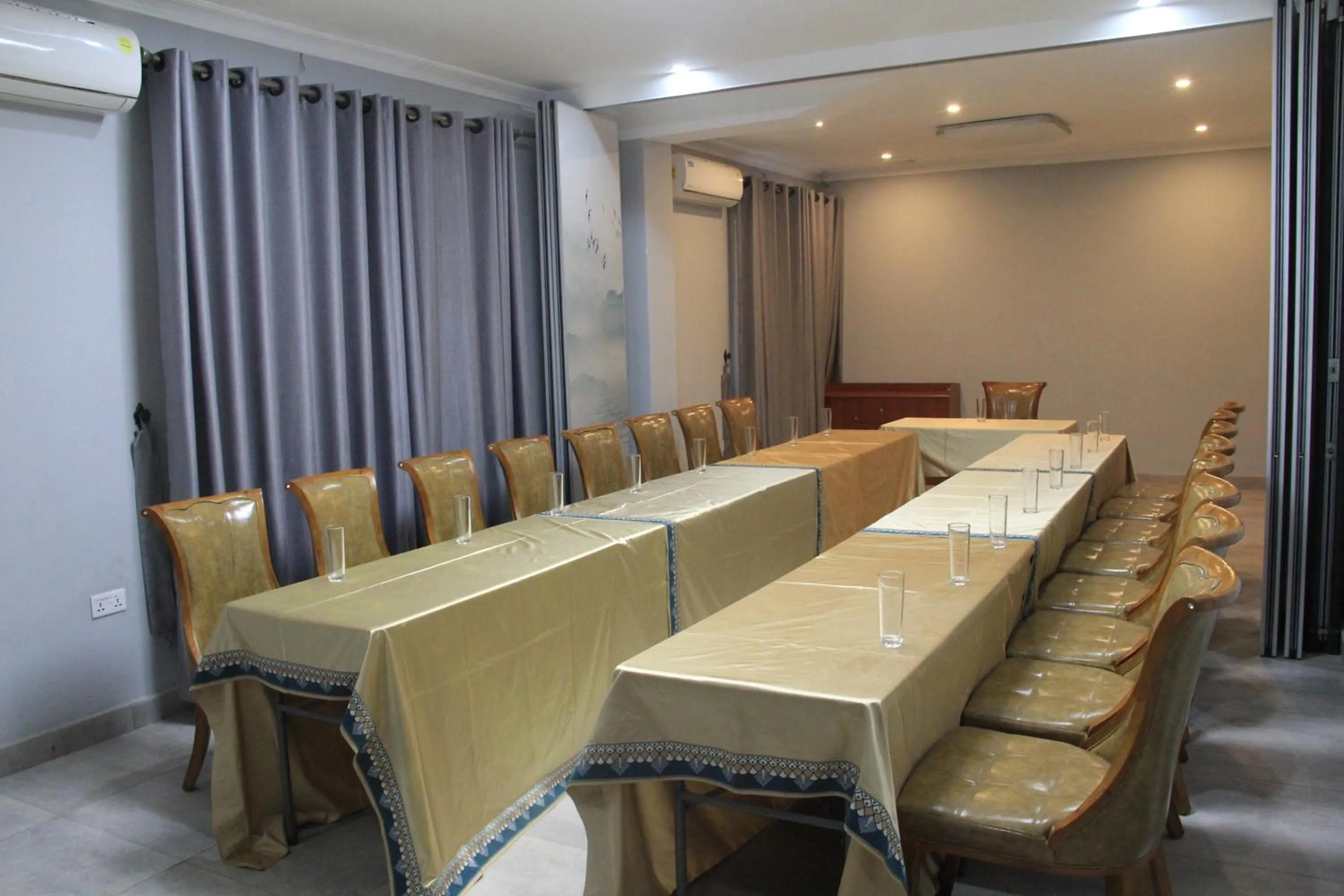 Business facilities in Canwin Hotel