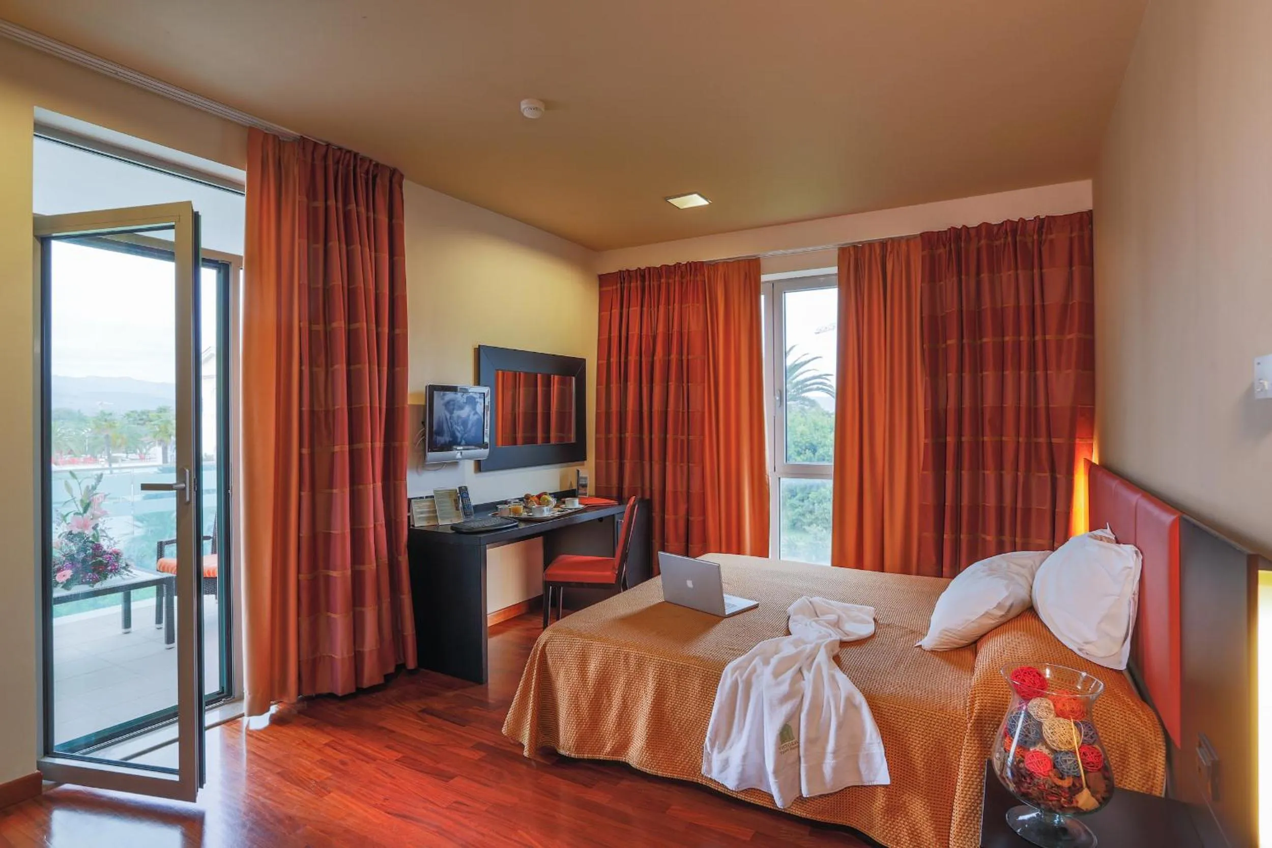 Photo of the whole room, Bed in Victoria Terme Hotel