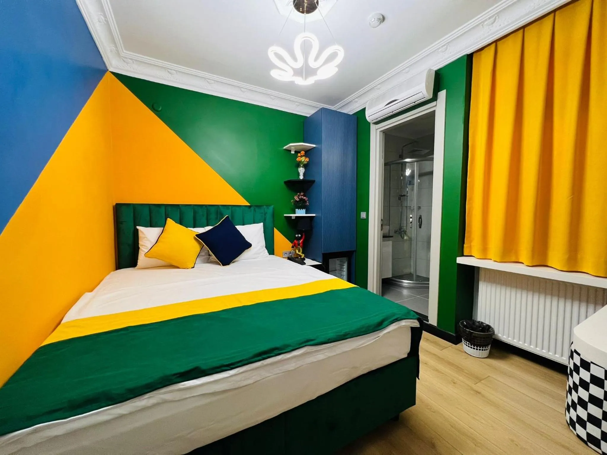 Bedroom in Apex Hotel