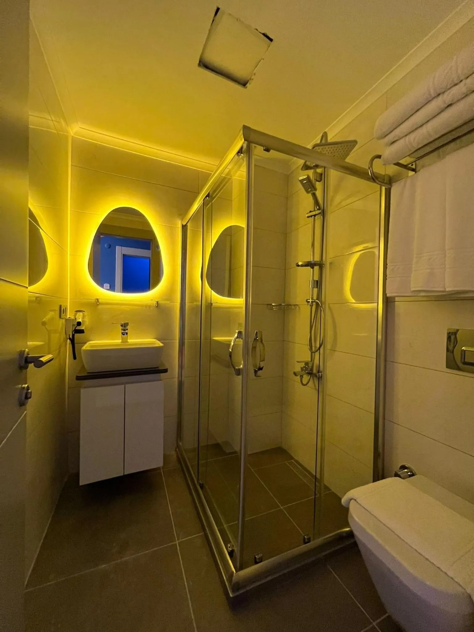 Shower in Apex Hotel