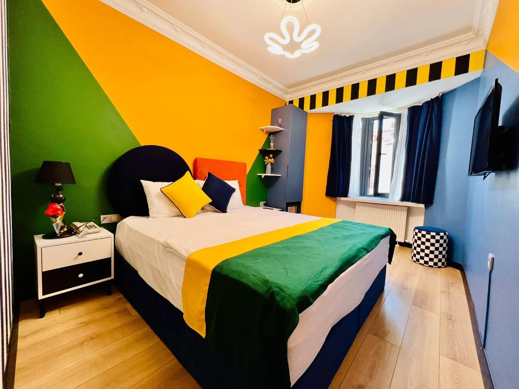 Bedroom in Apex Hotel