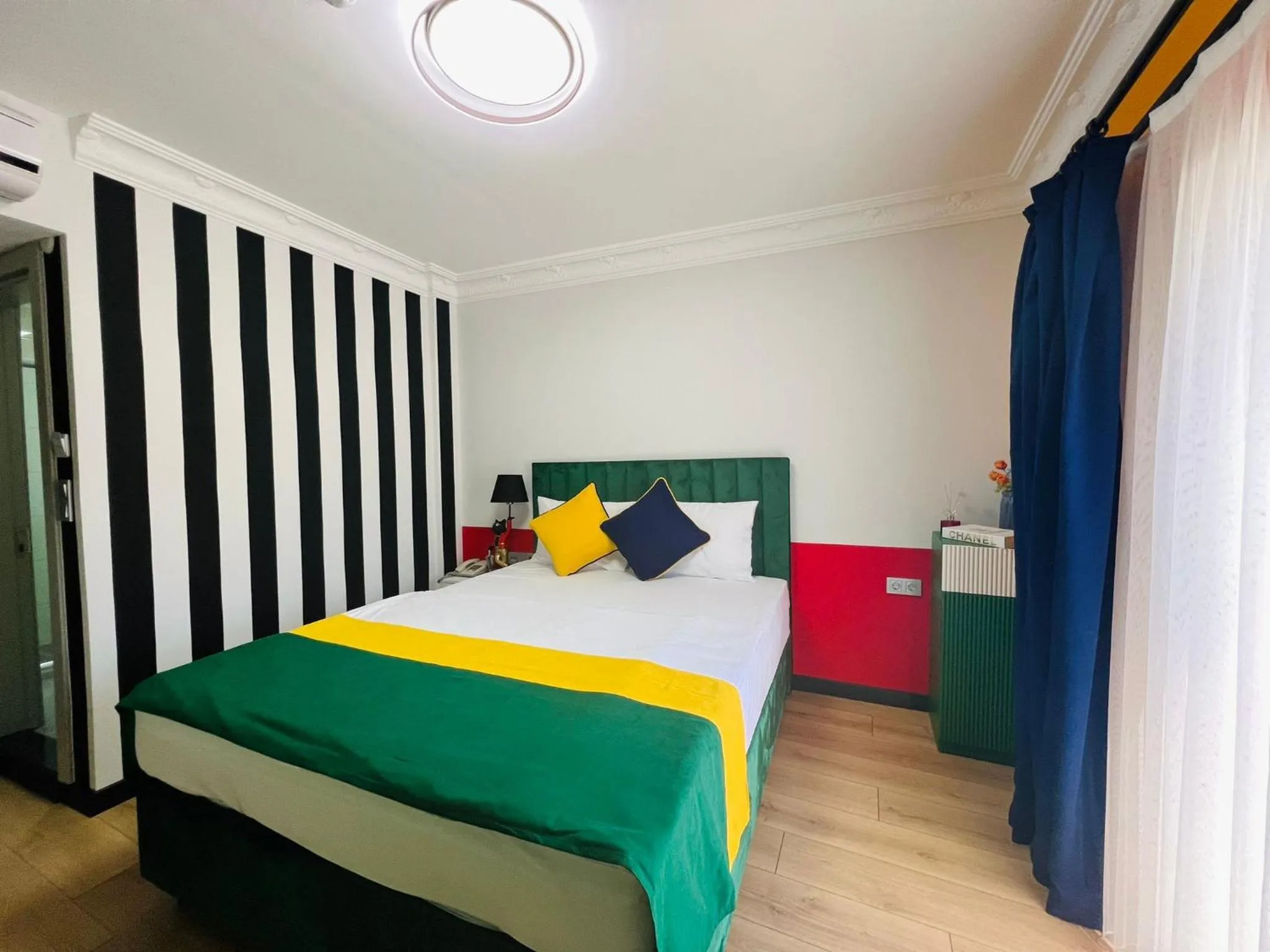 Bedroom in Apex Hotel