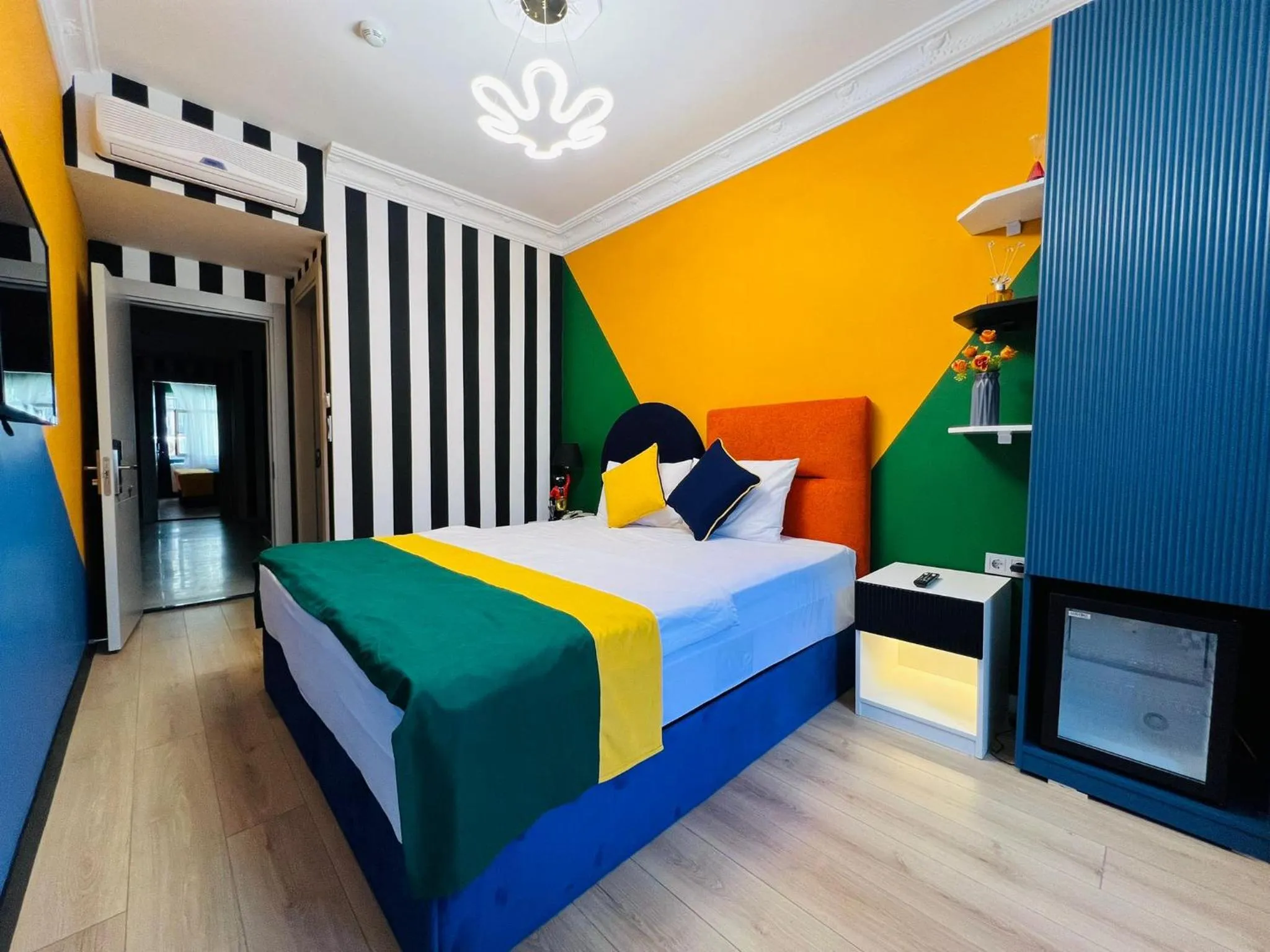 Bedroom in Apex Hotel