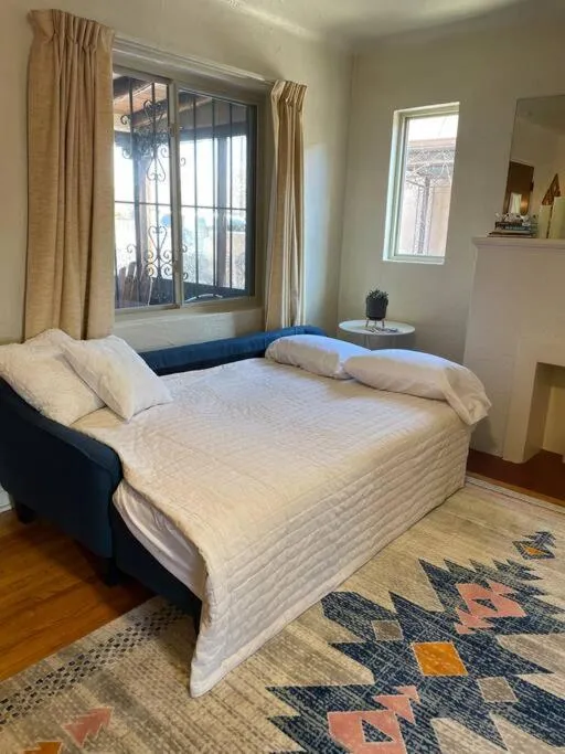 Bed in Vintage charm vacation home with modern comforts near Old Town