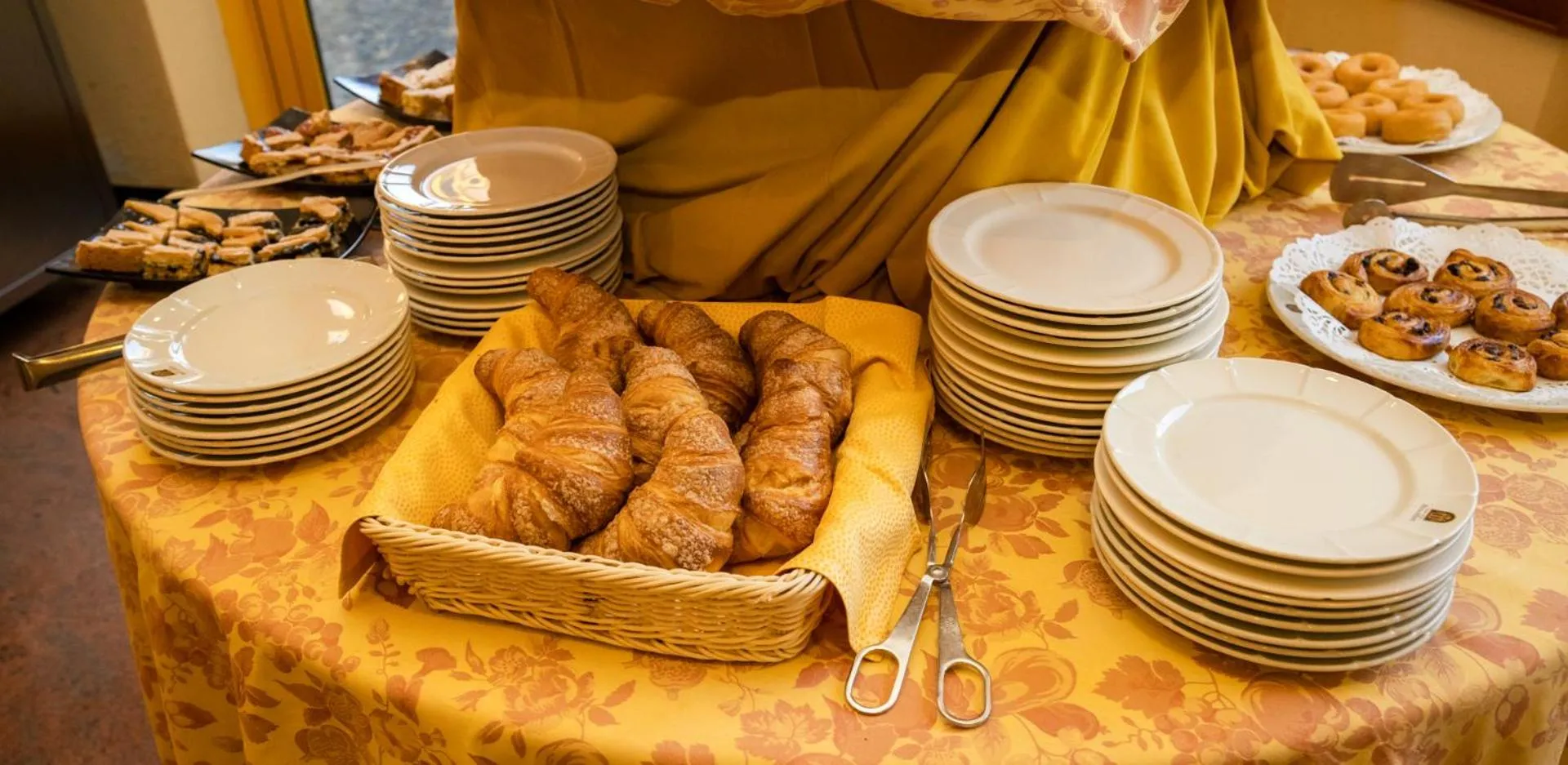 Breakfast in Hotel Tivoli