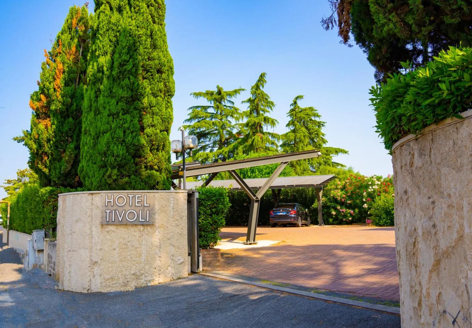 Parking in Hotel Tivoli