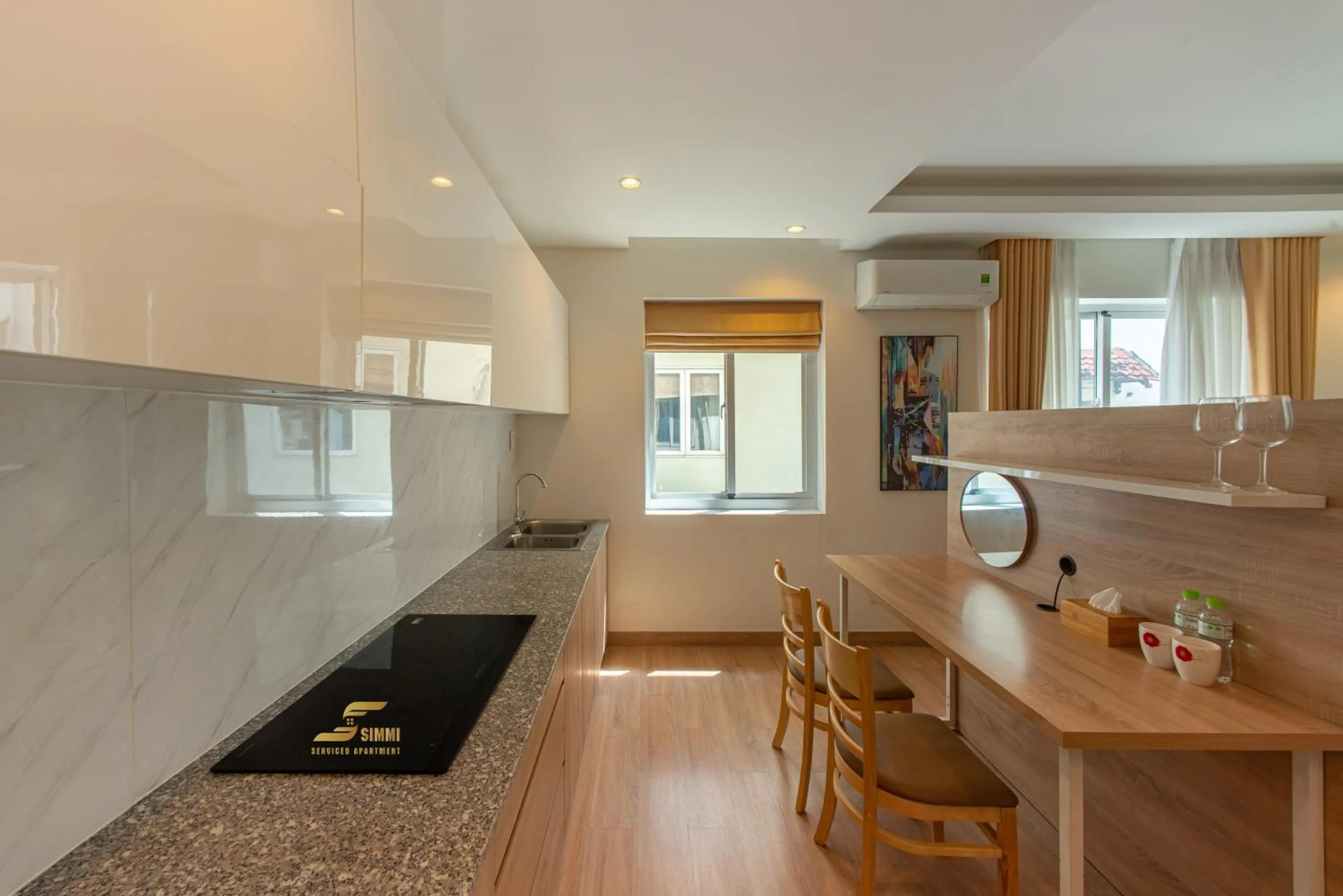 Kitchen or kitchenette in Simmi 4 Hotel & Apartment Near SECC