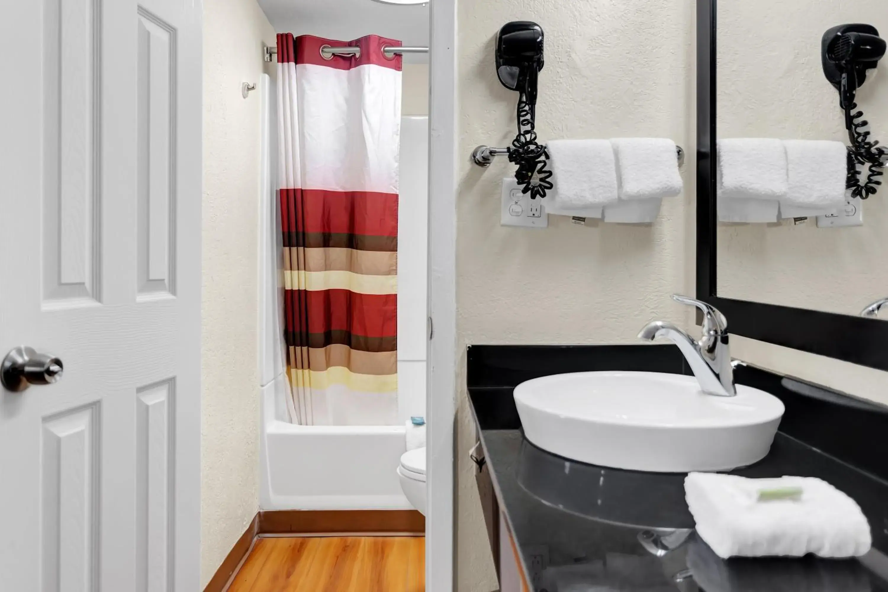 Budget Double Room in Qubed San Antonio Budget Double Room in Qubed San Antonio