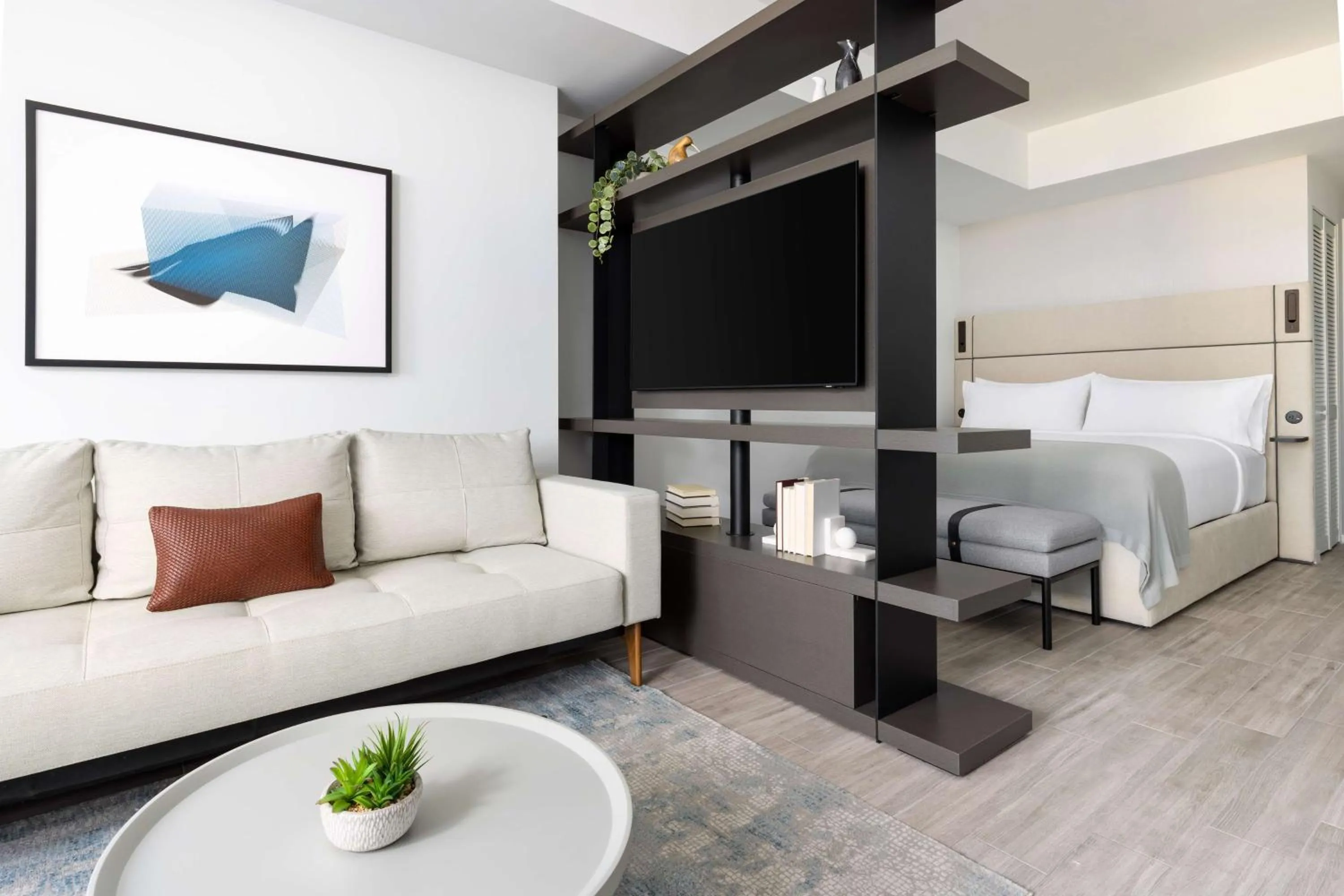 Living room, Bed in The Elser Hotel Miami - An All-Suite Hotel