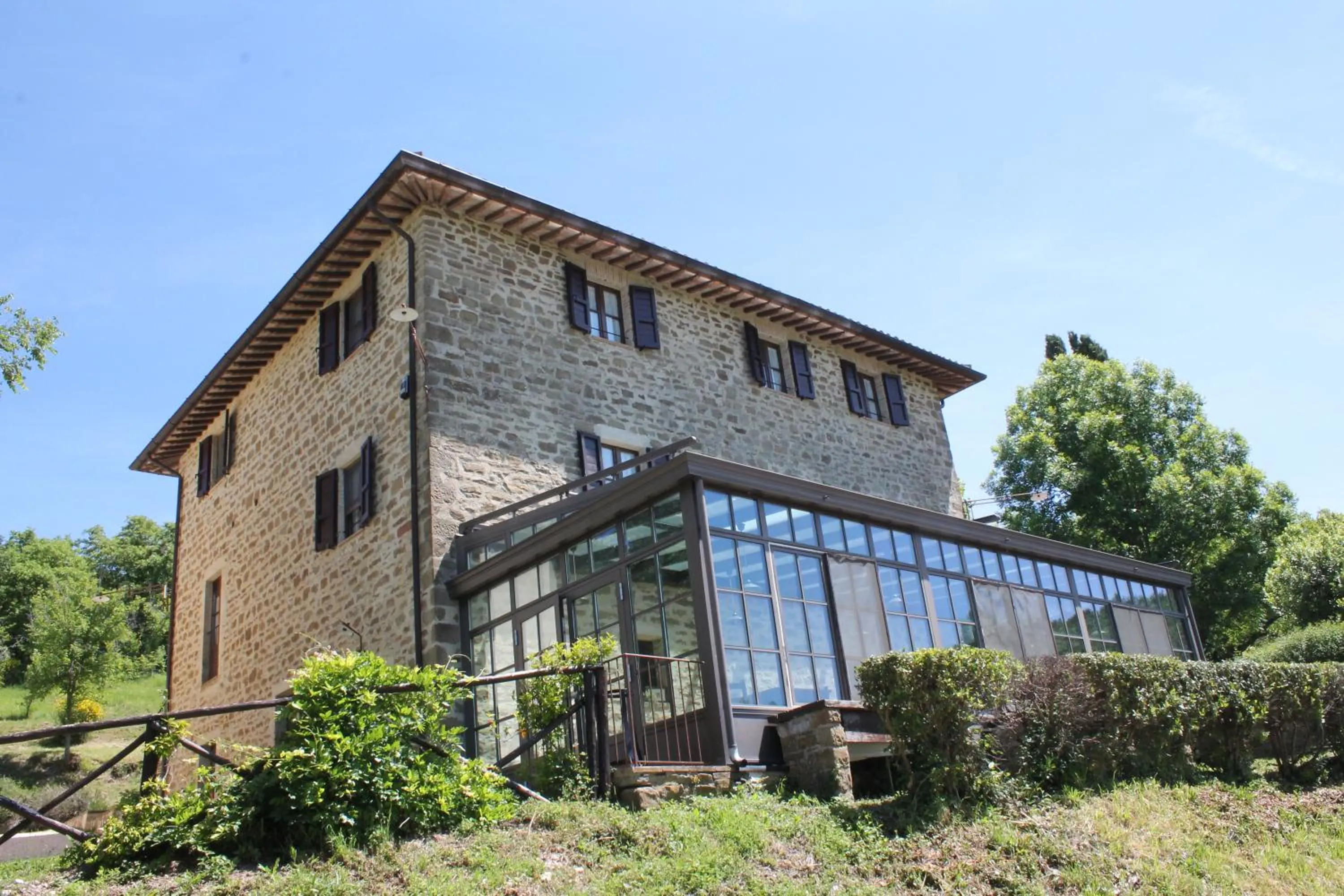 Property building in La Tavola Dei Cavalieri