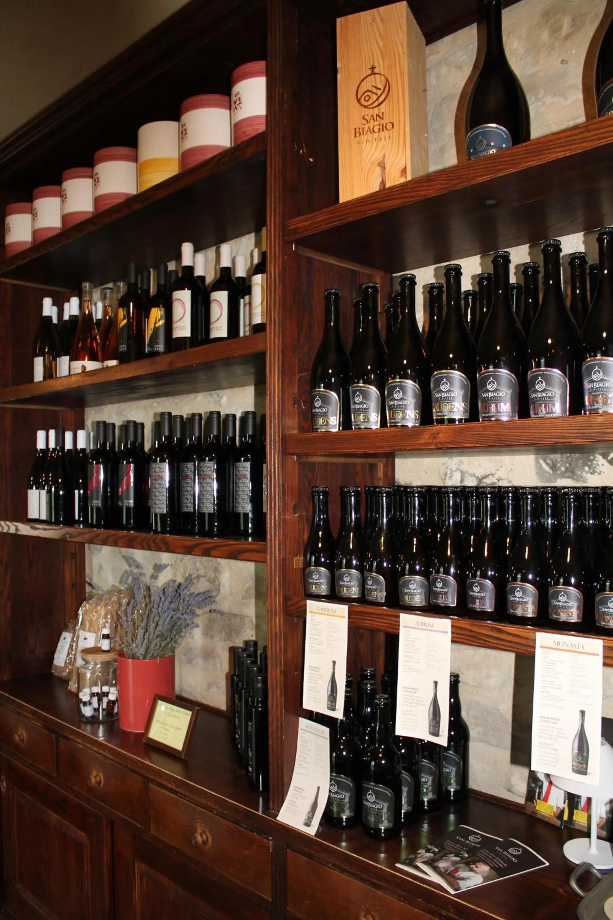 Lounge or bar in La Tavola Dei Cavalieri