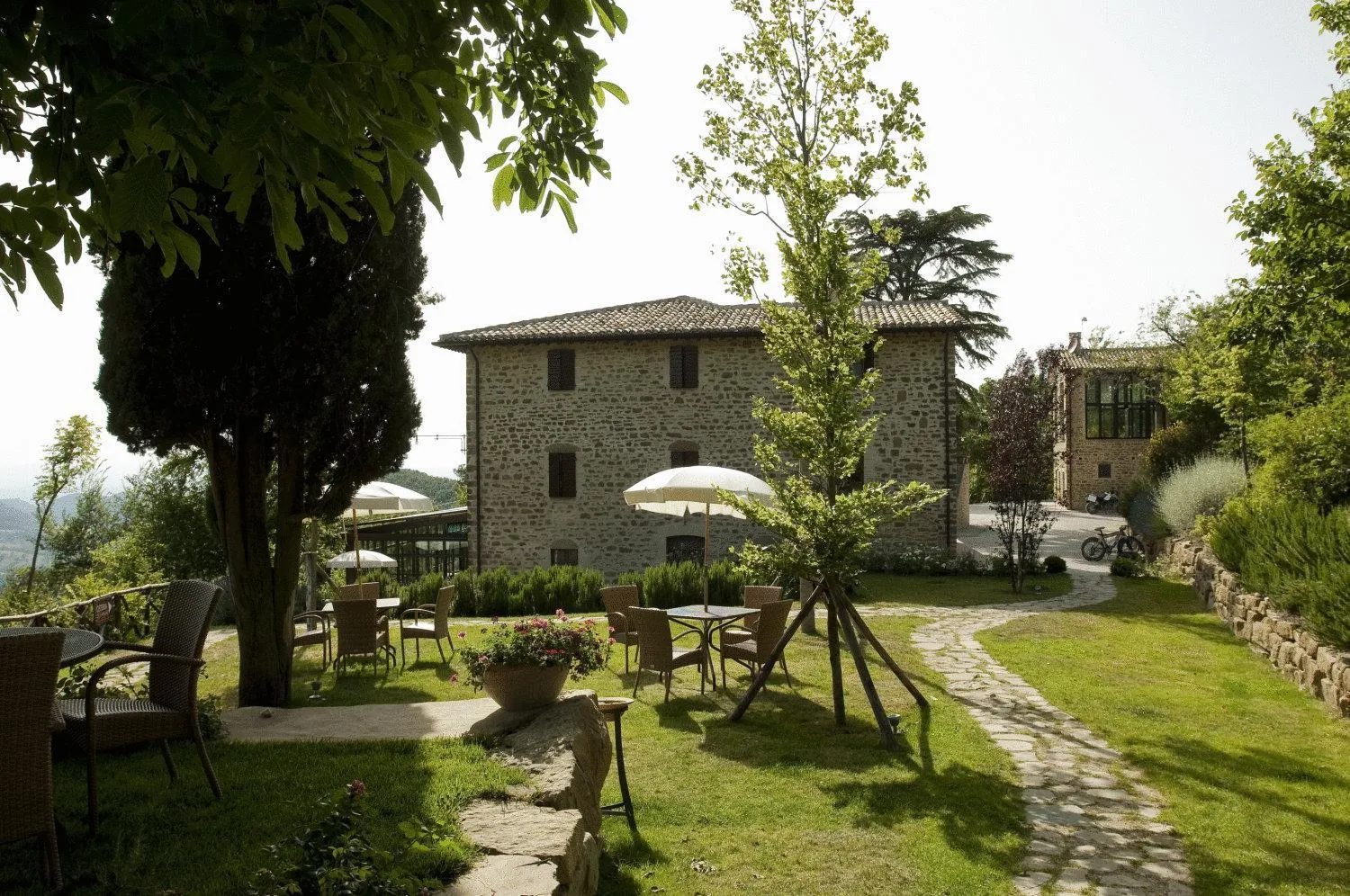 Property building in La Tavola Dei Cavalieri