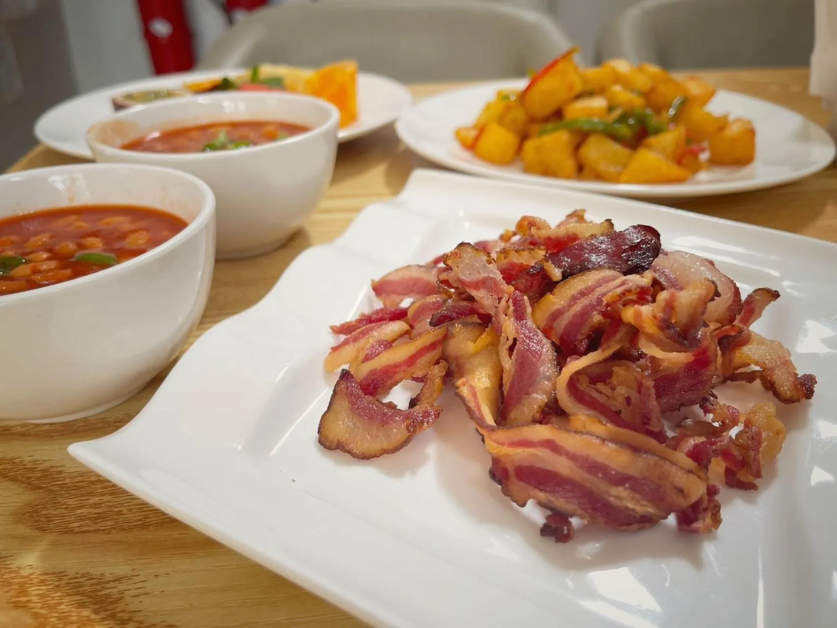 Breakfast in Elizabeth Golf Apartment by Link