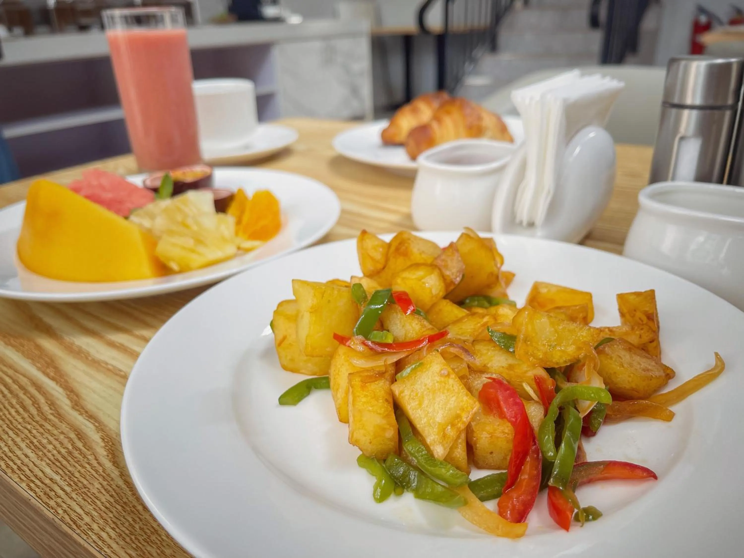 Food in Elizabeth Golf Apartment by Link