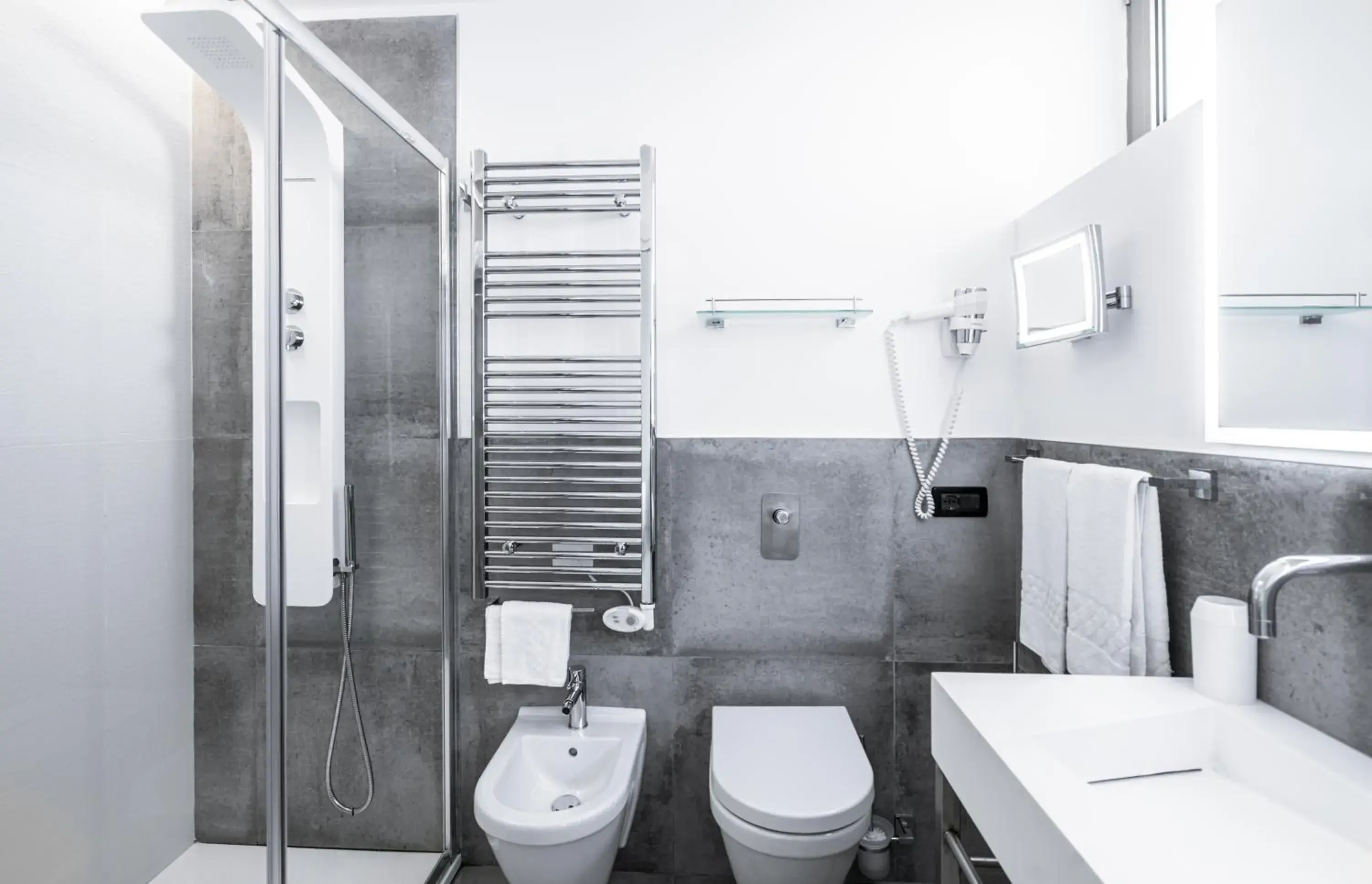 Deluxe Double or Twin Room with Balcony and Beach Access in Bellini Relais Deluxe Double or Twin Room with Balcony and Beach Access in Bellini Relais