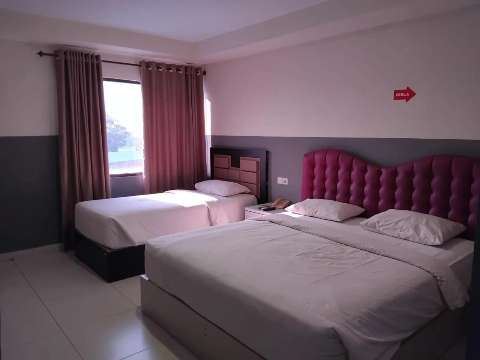 Bed in Anaya Hotel and Ballroom