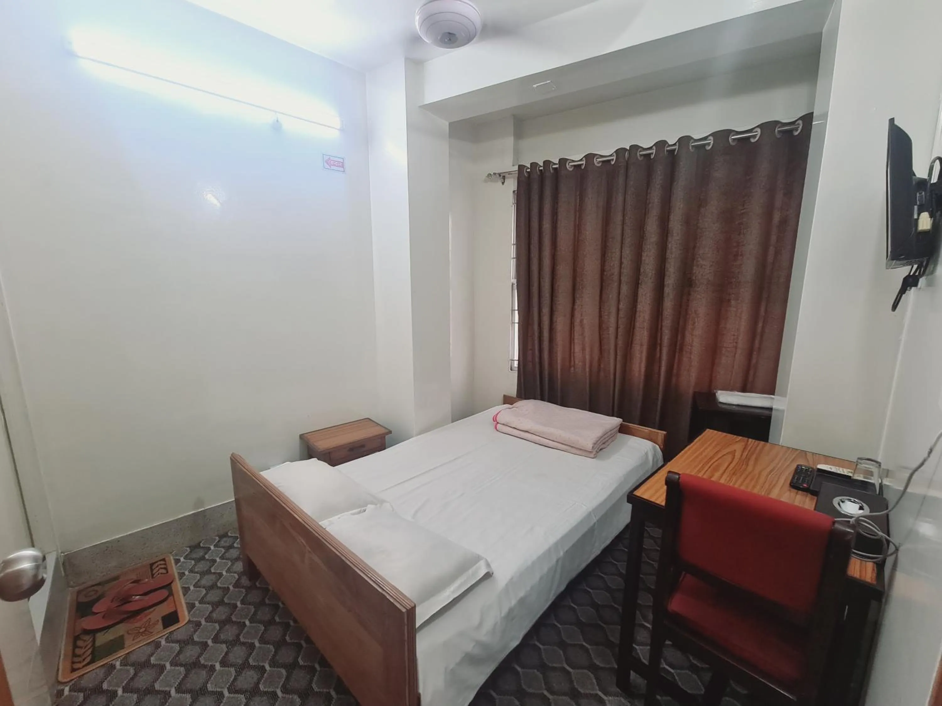 TV and multimedia, Bed in Hotel Shahin residential