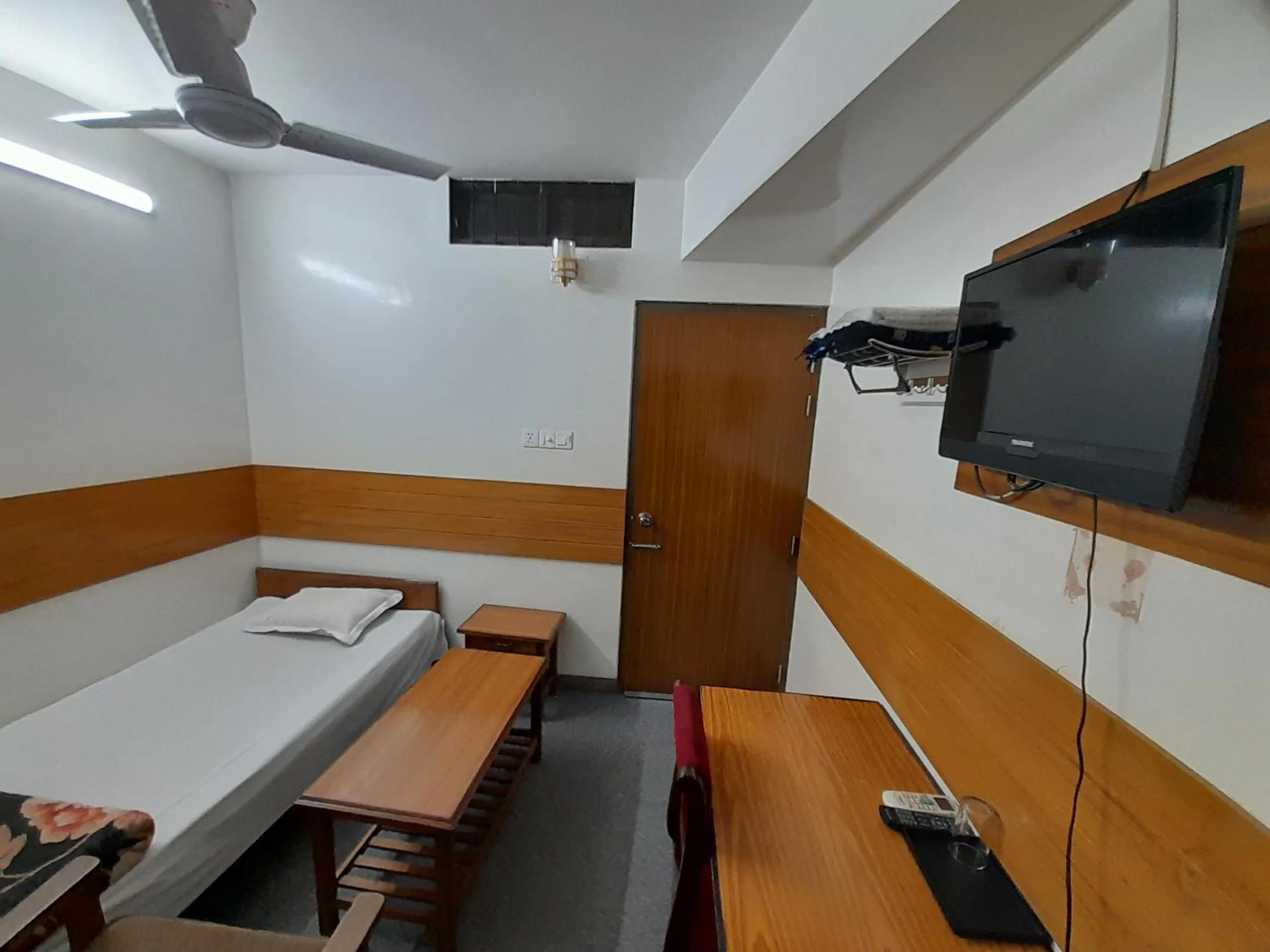 Bed in Hotel Shahin residential