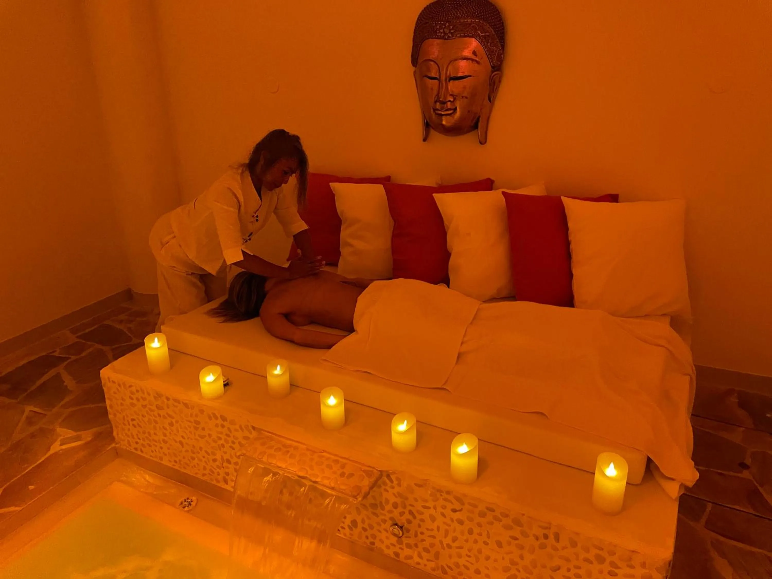 People, Bed in HOTEL & SPA GASQUET