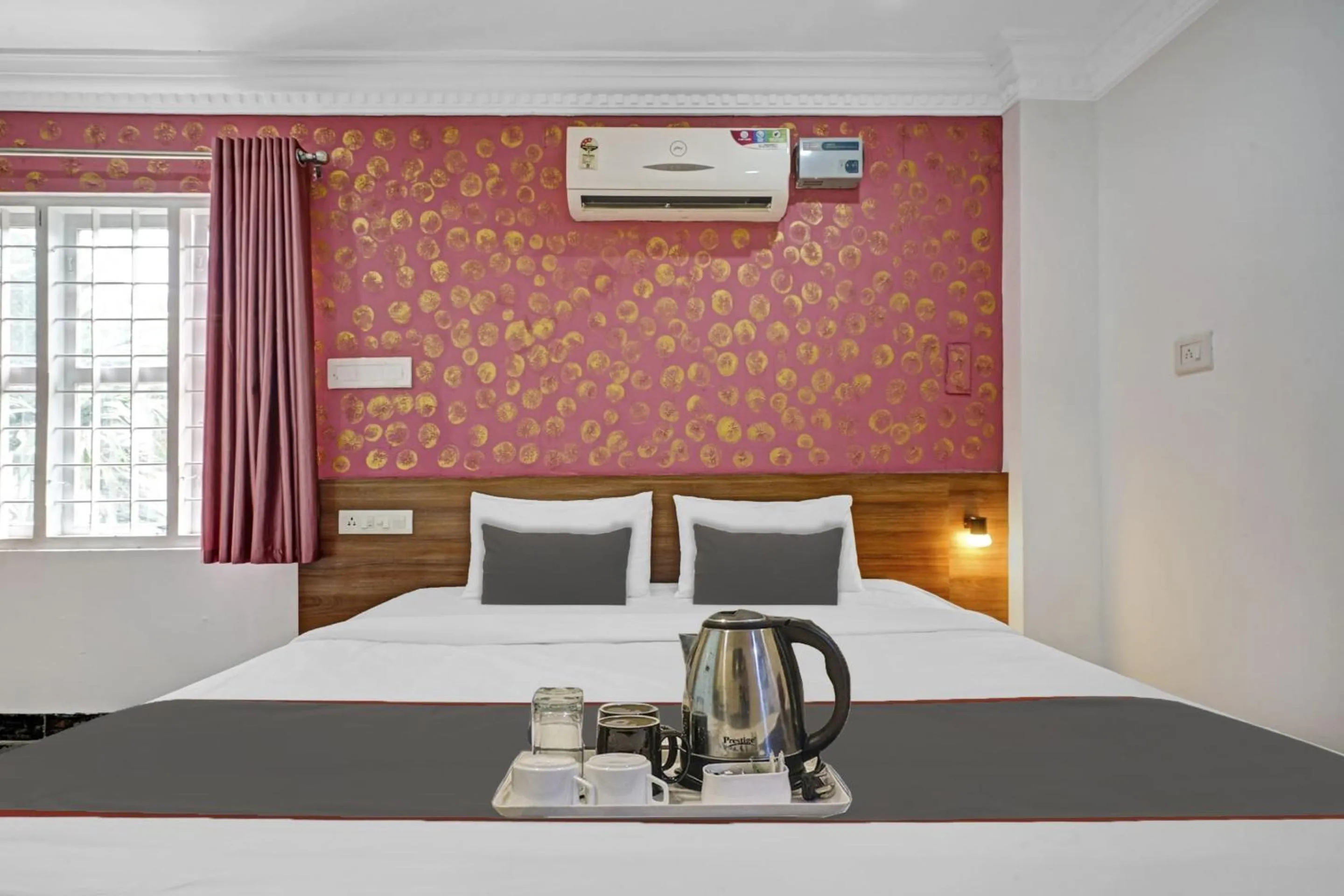 Bedroom, Bed in Capital O Rayan Plaza