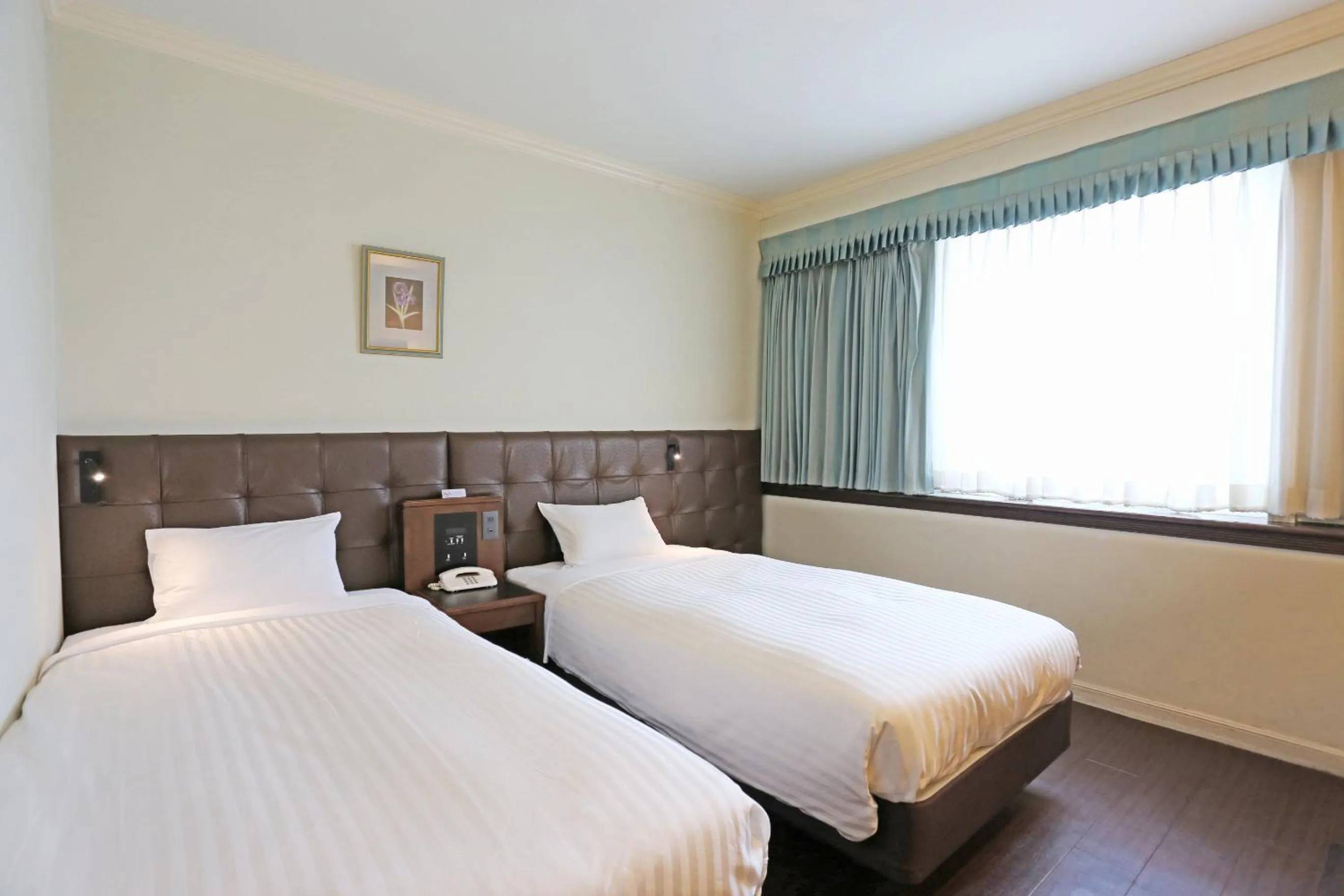 Photo of the whole room, Bed in Hotel Castle Inn Tsu