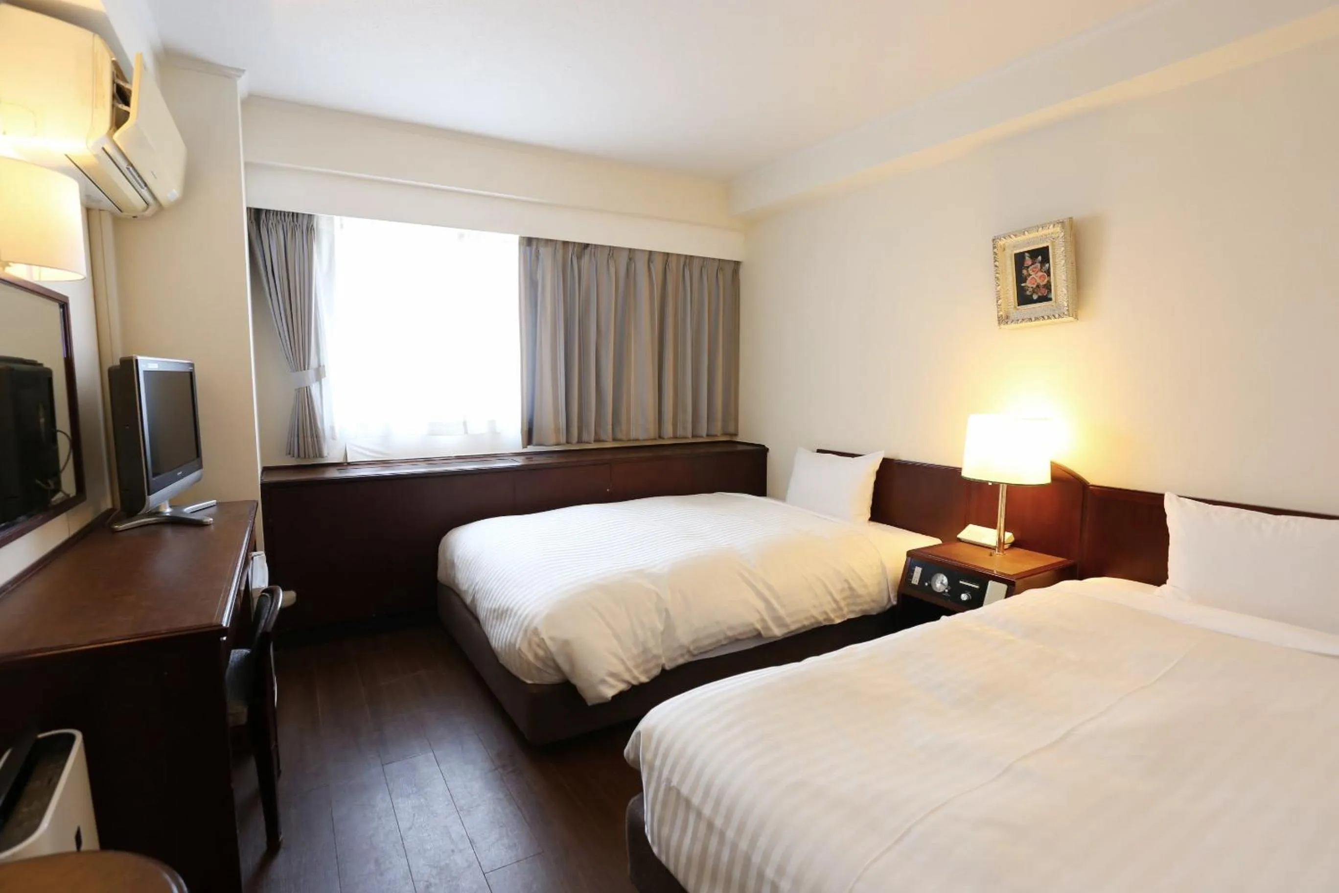 Photo of the whole room, Bed in Hotel Castle Inn Yokkaichi