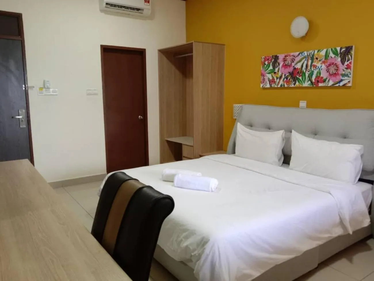 Bedroom, Bed in Seaside Travellers Inn