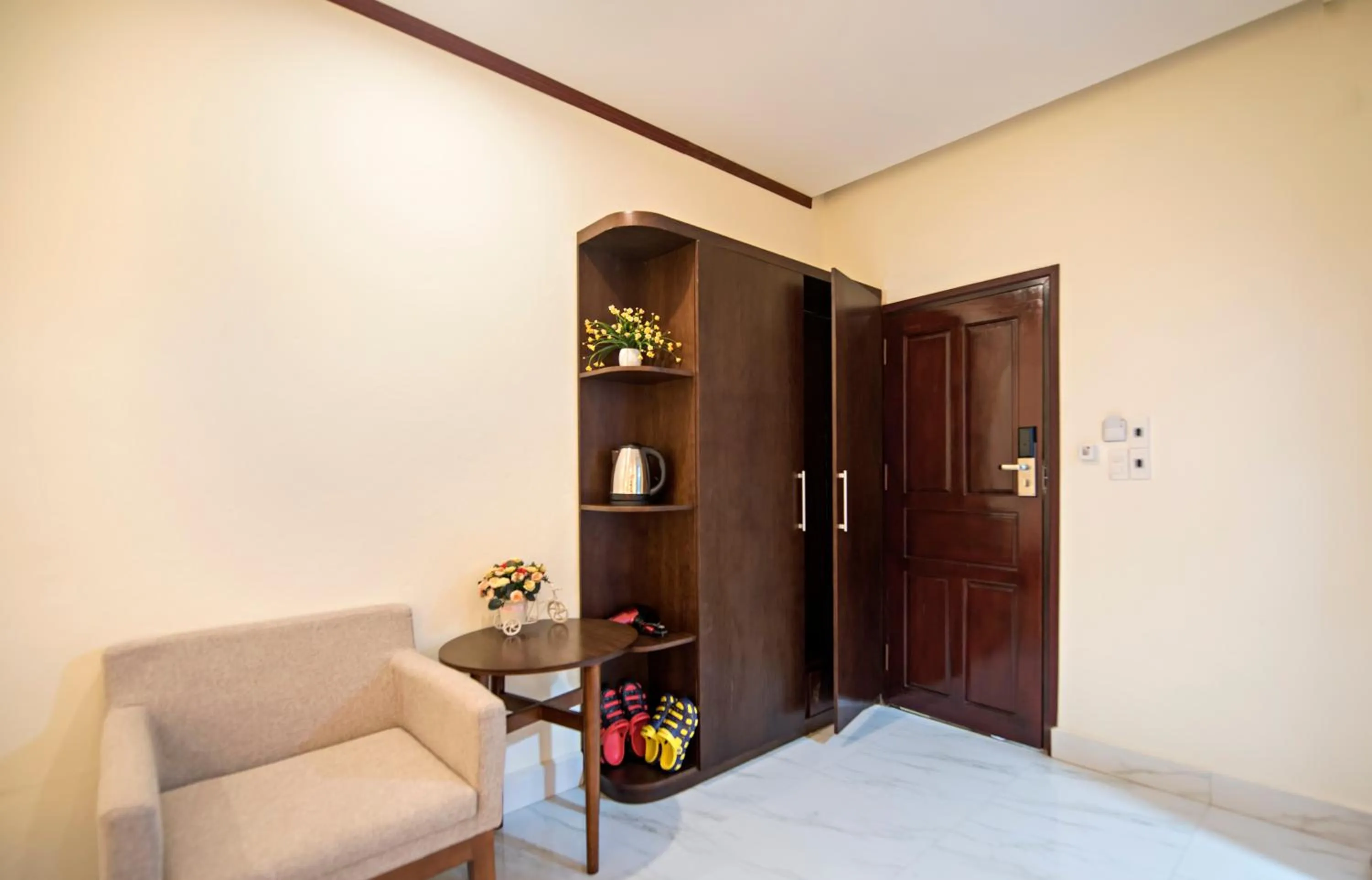 wardrobe in Vang Vieng Freedom Star's Hotel