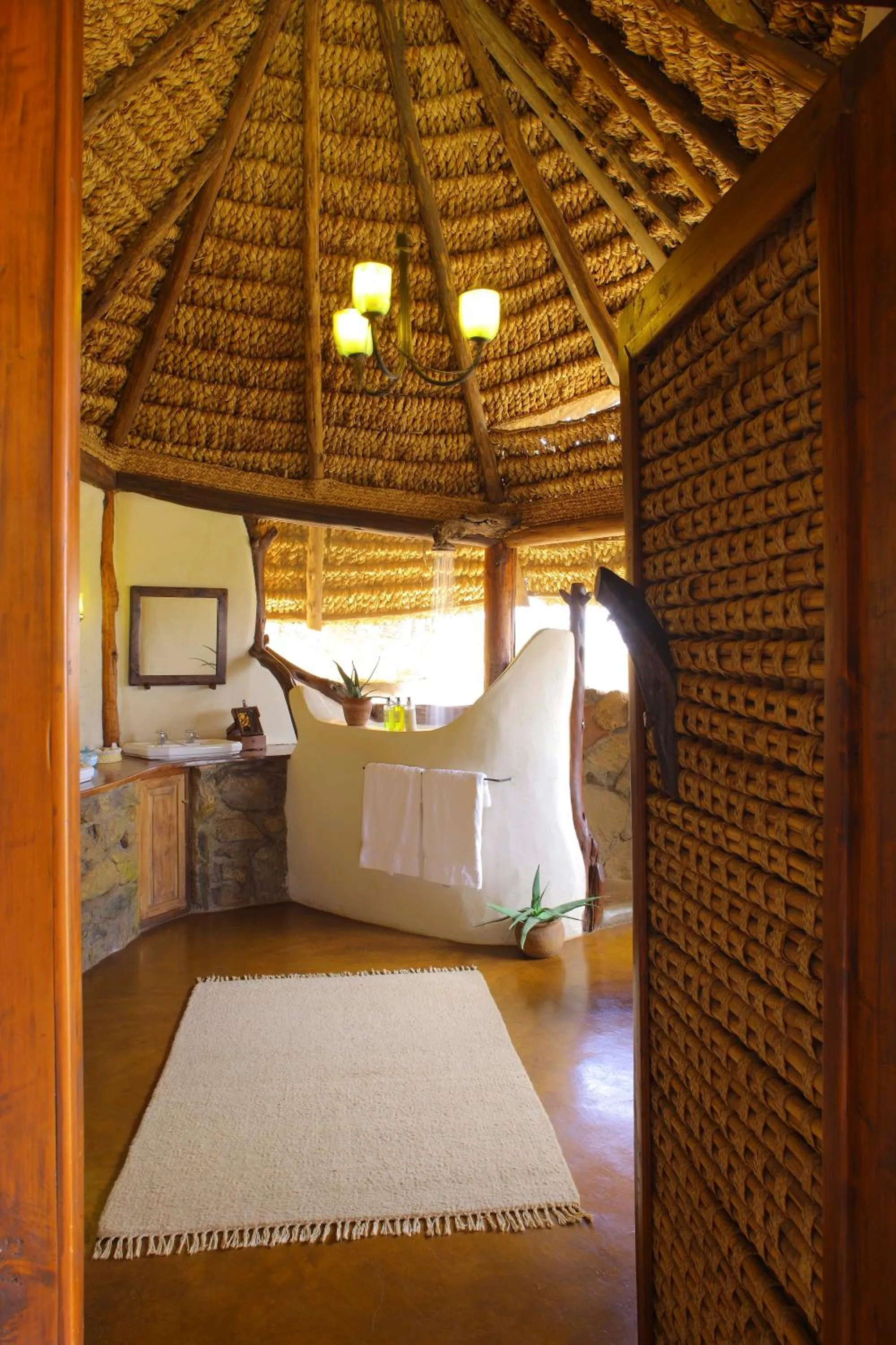 Bathroom, Bed in Elewana Elsa's Kopje