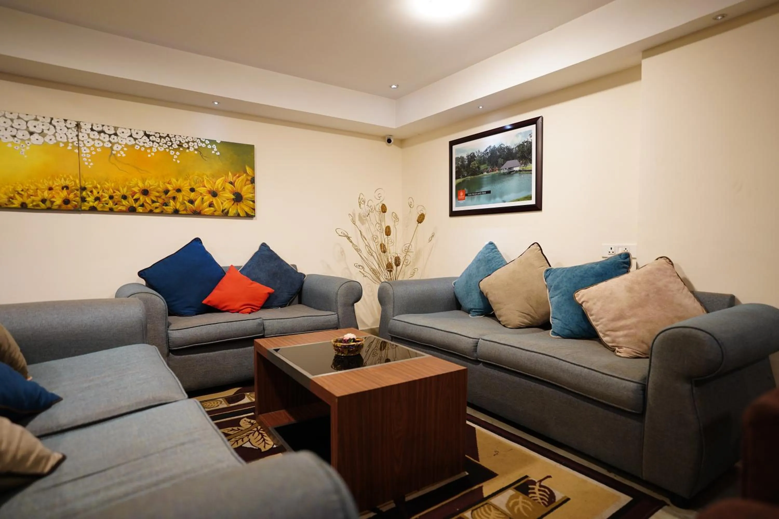 Living room in Emarald Hotel Calicut