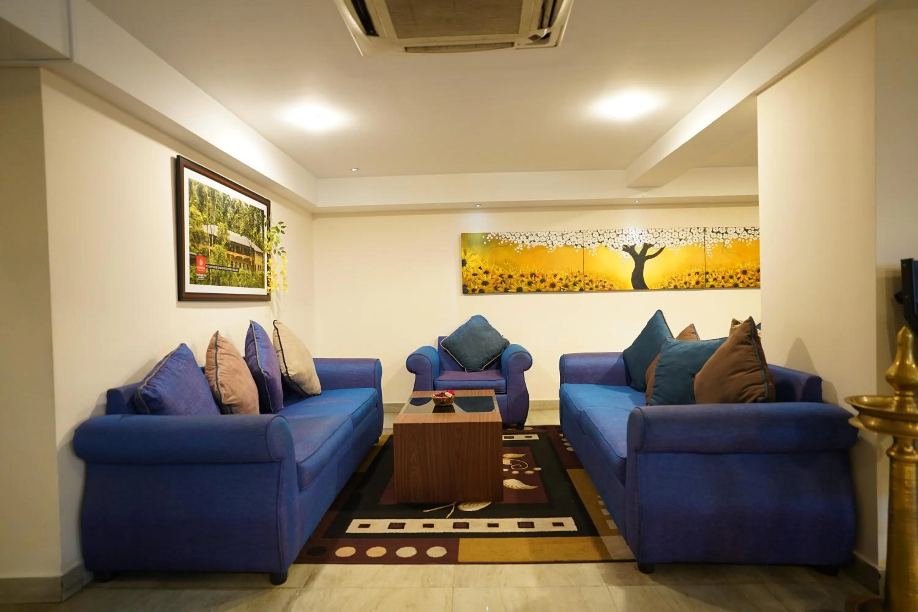 Lobby or reception in Emarald Hotel Calicut