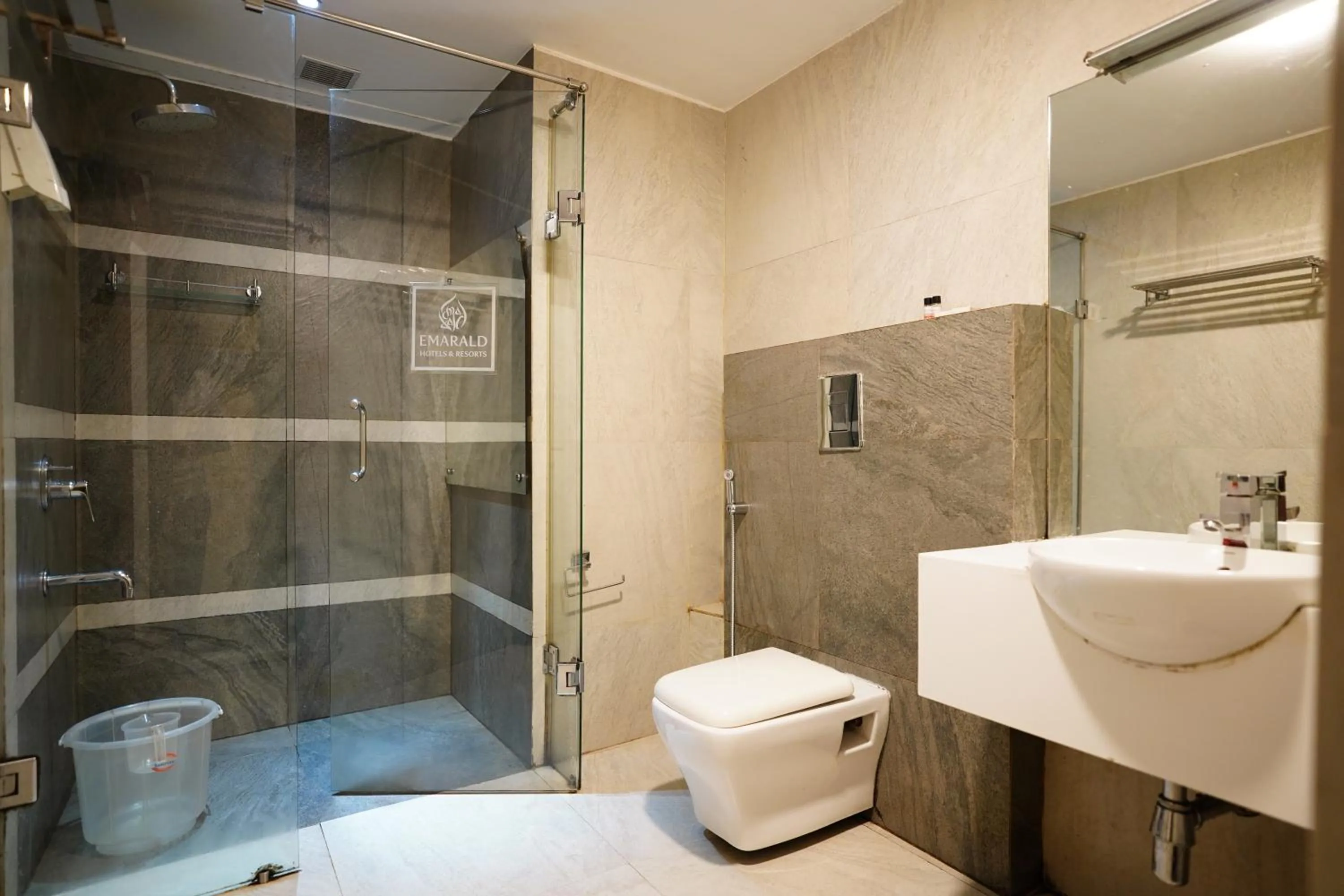 Emarald Hotel Calicut