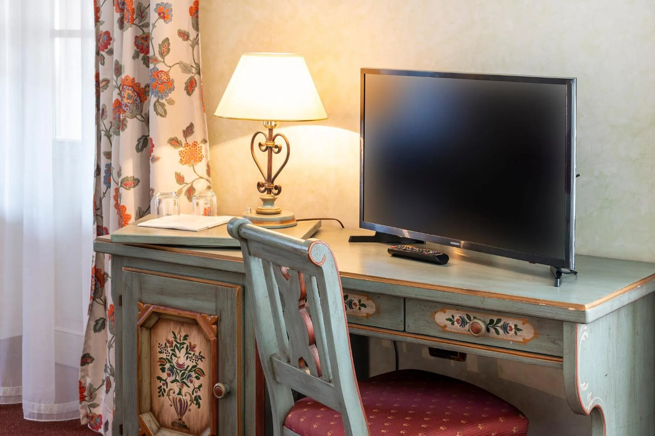 TV and multimedia in Hotel Relais Orsingher