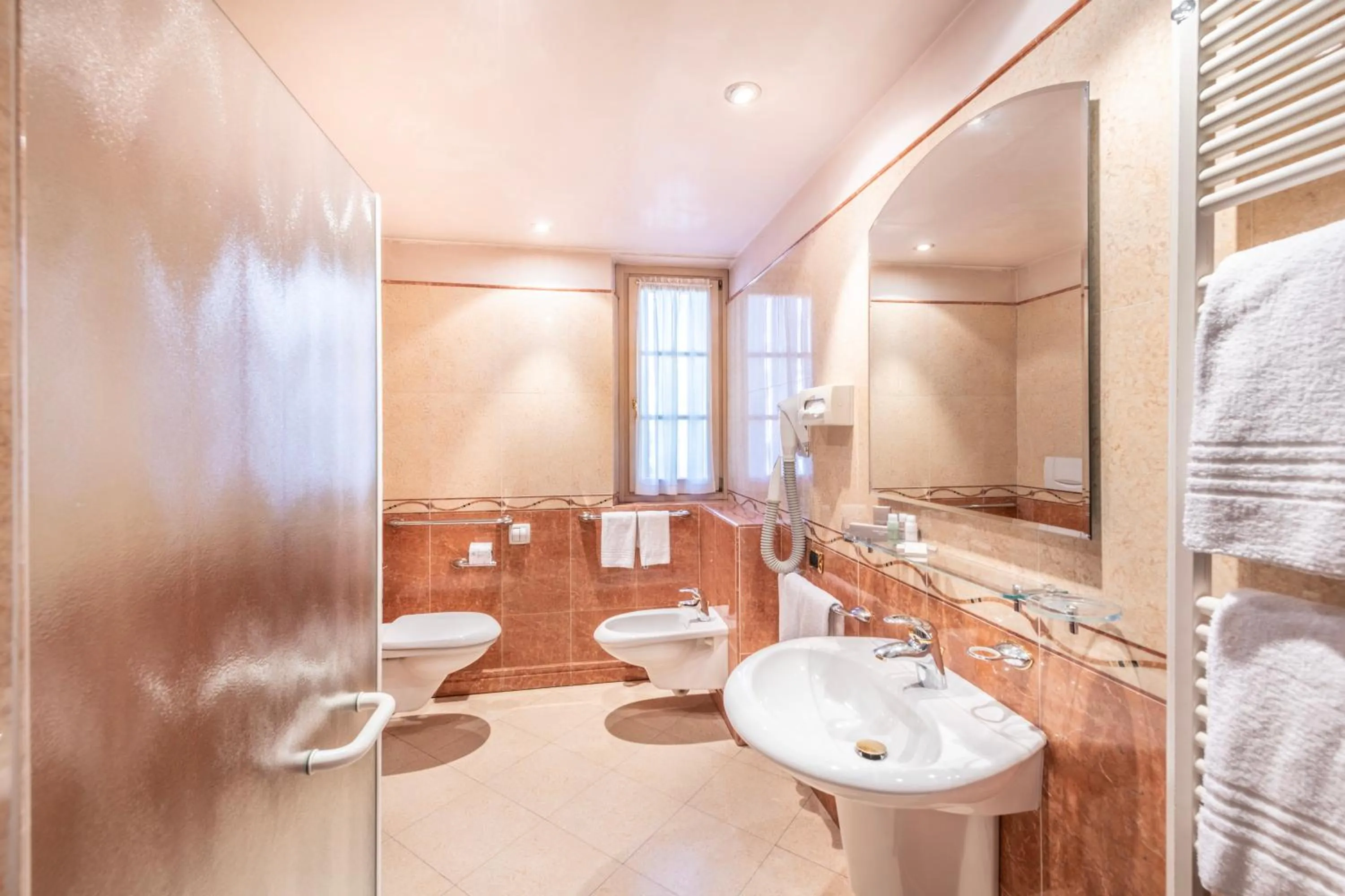 Shower in Hotel Relais Orsingher