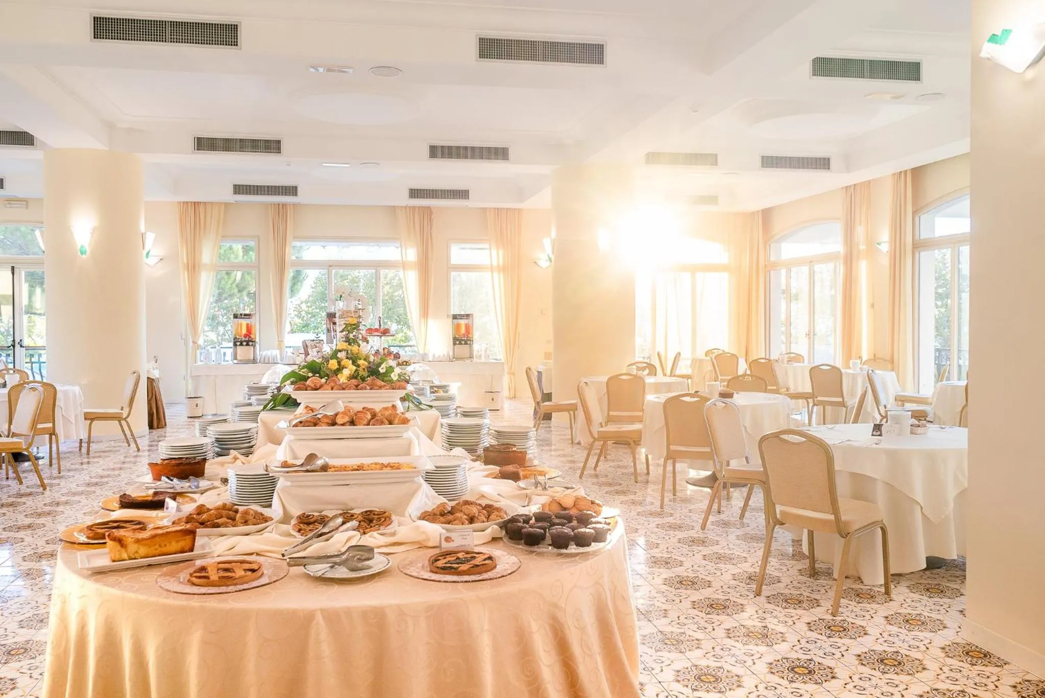 Restaurant/places to eat in Grand Hotel Don Juan