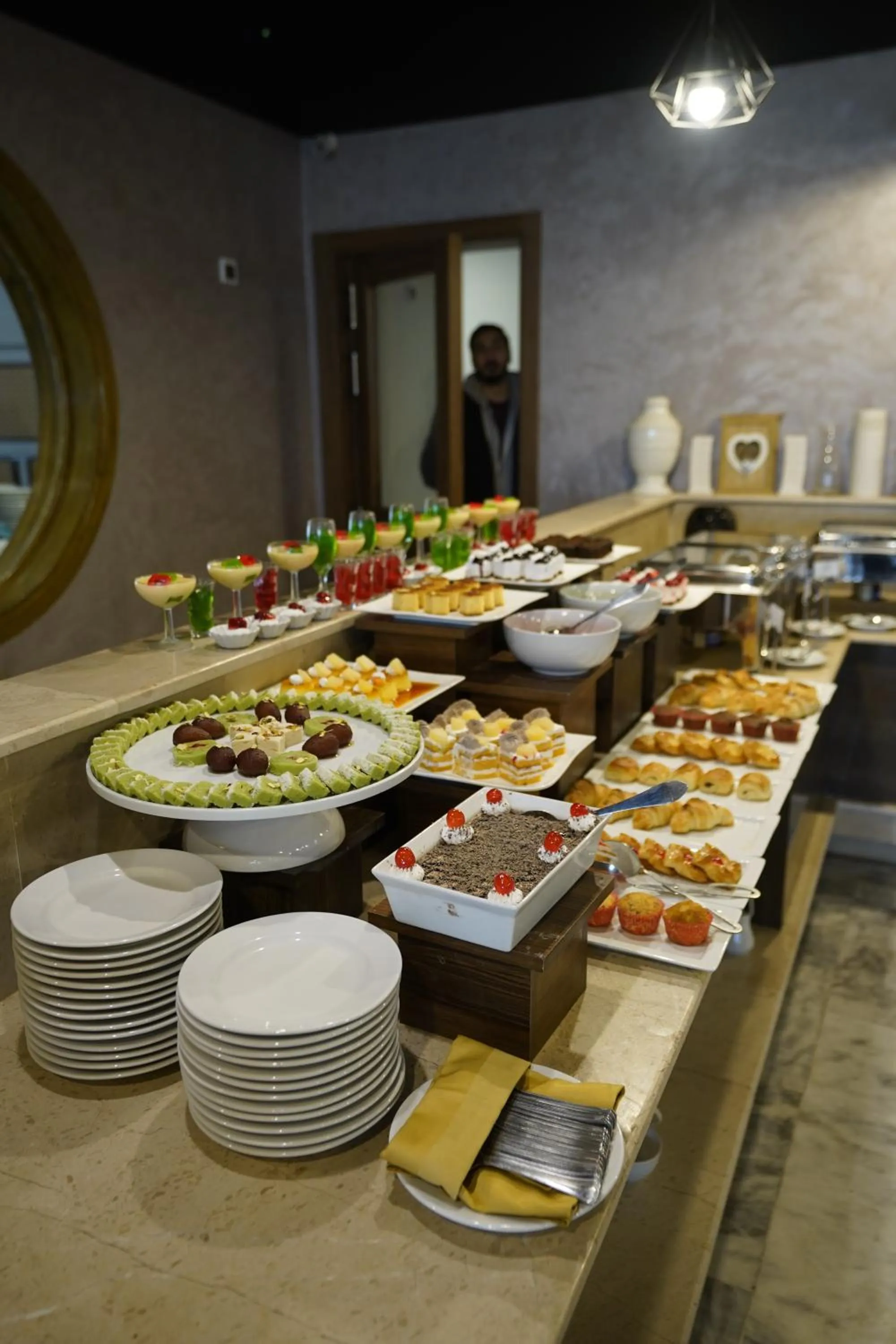 Restaurant/places to eat in IFQ Hotel & Resort Islamabad