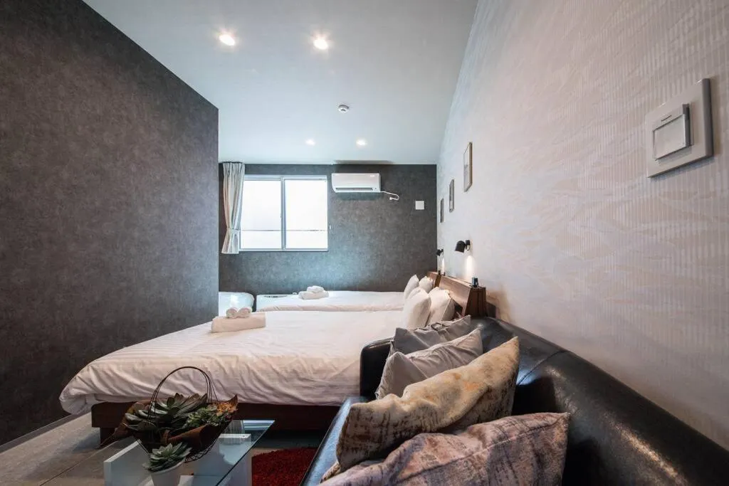 Bed in The PLAZA HOTEL S4W12