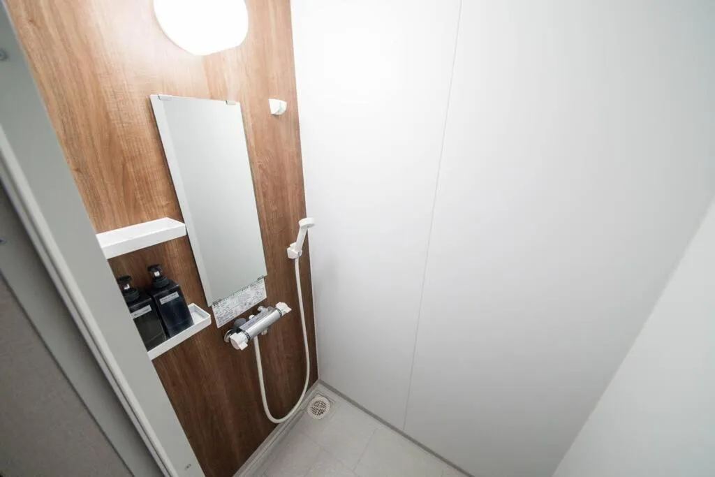 Shower in The PLAZA HOTEL S4W12