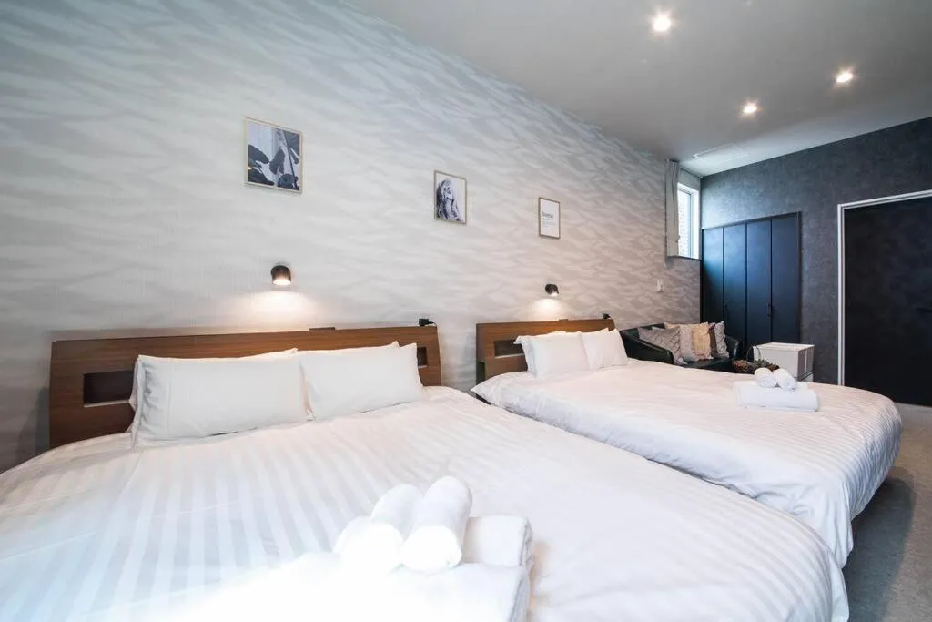 Bed in The PLAZA HOTEL S4W12