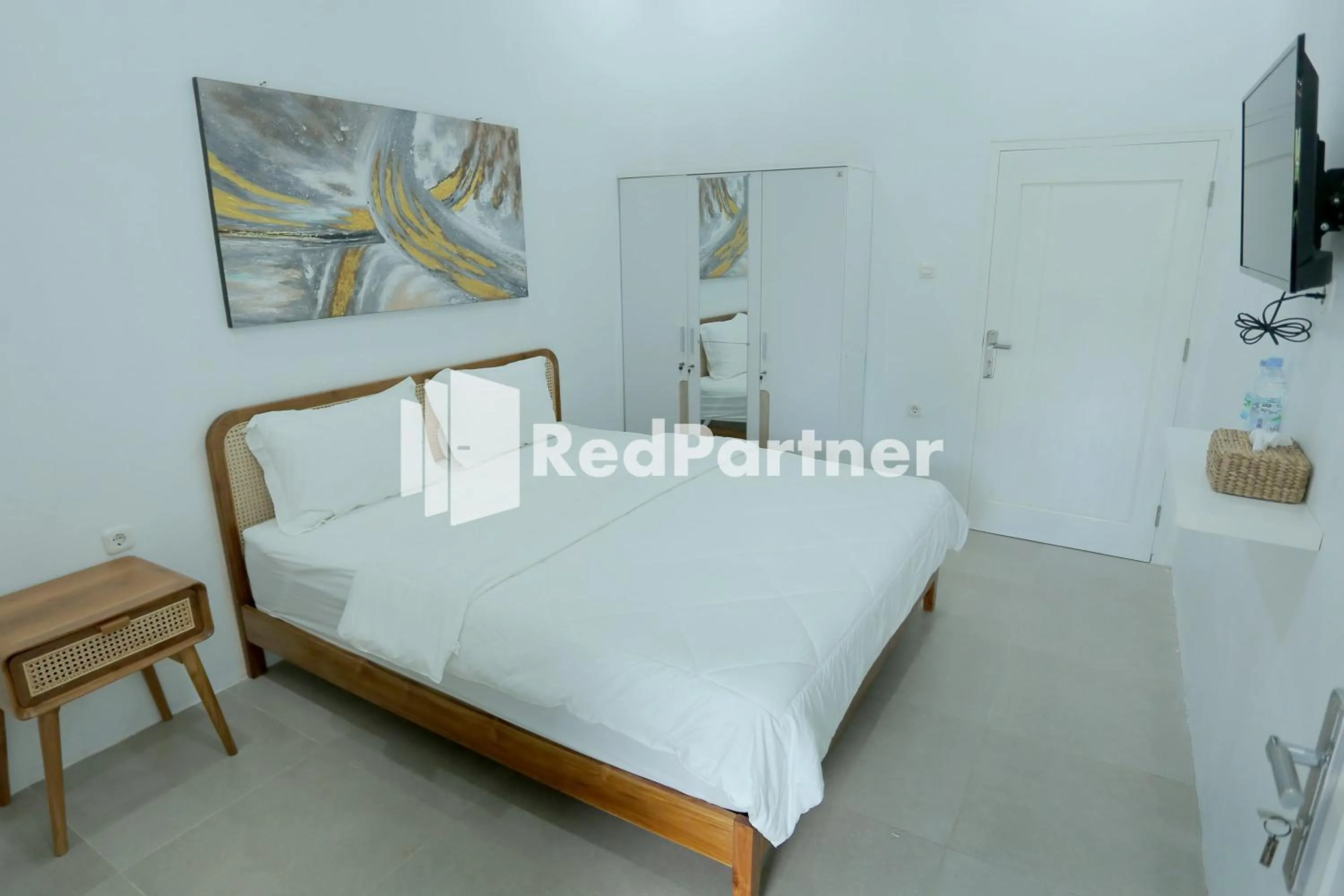 Bedroom, Bed in Pringgading Surf Camp Bengkulu Mitra RedDoorz