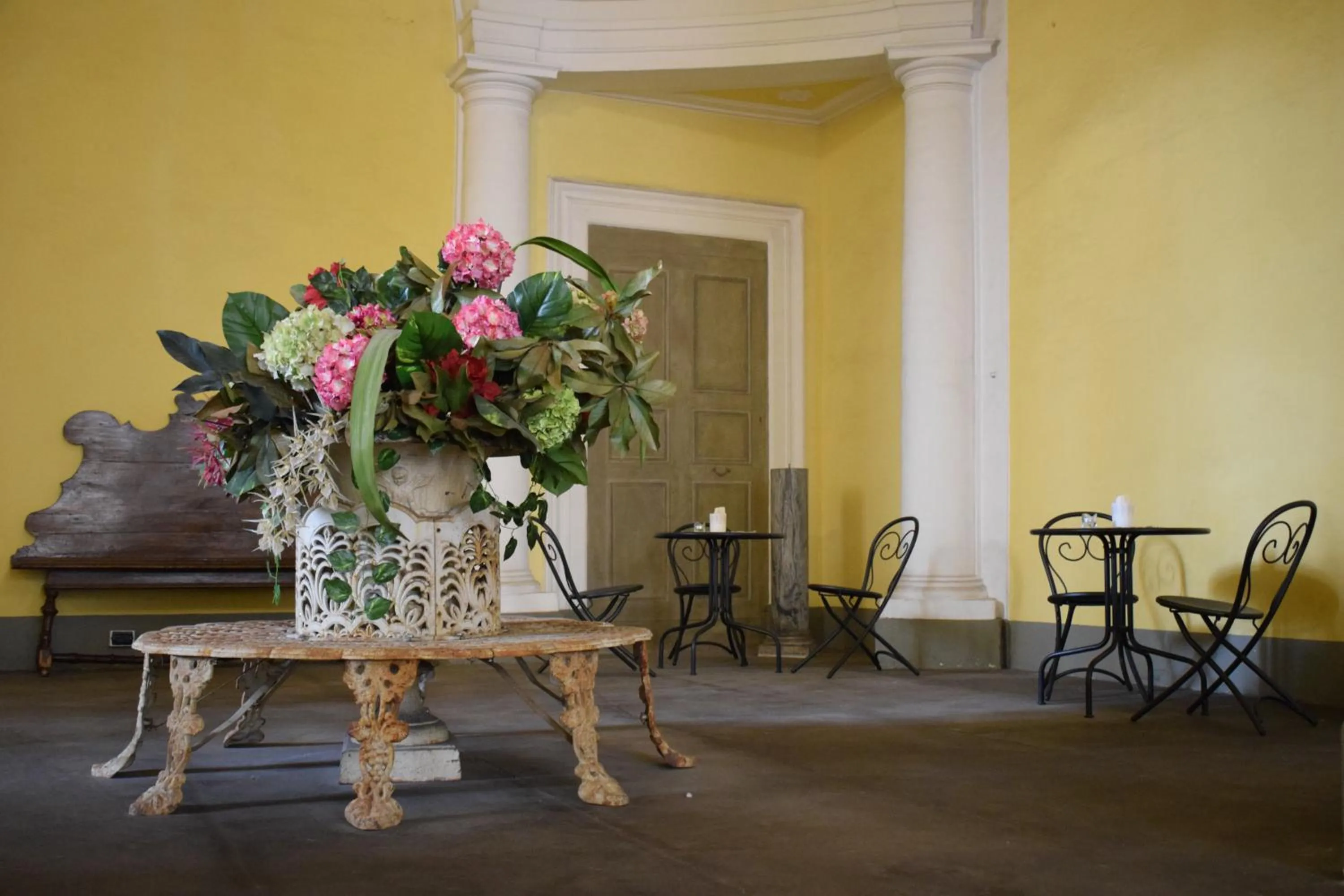 Lounge or bar in Palazzo Tucci Residenza d'epoca
